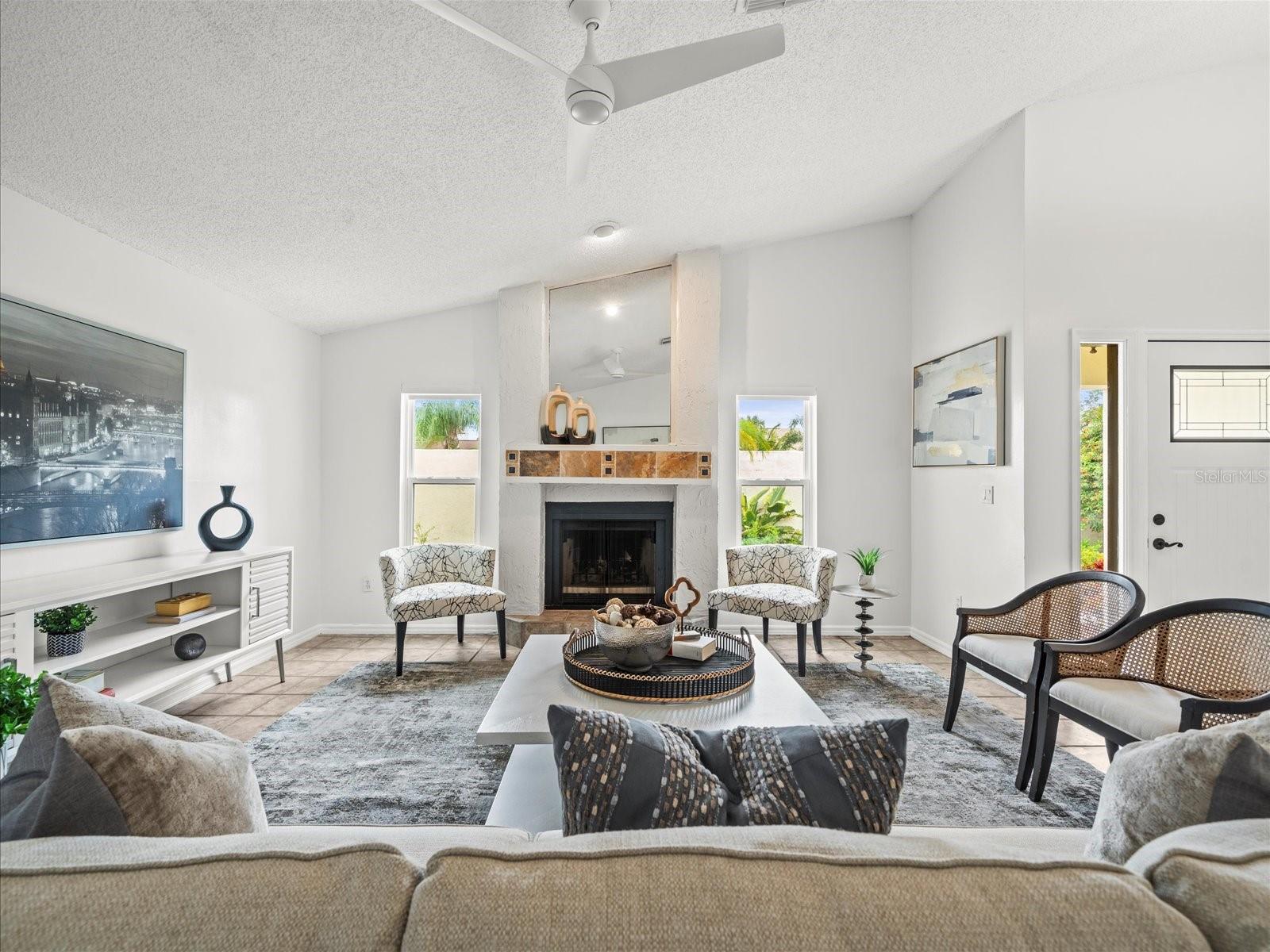 Listing photo id 12 for 13512 Sobrado Drive