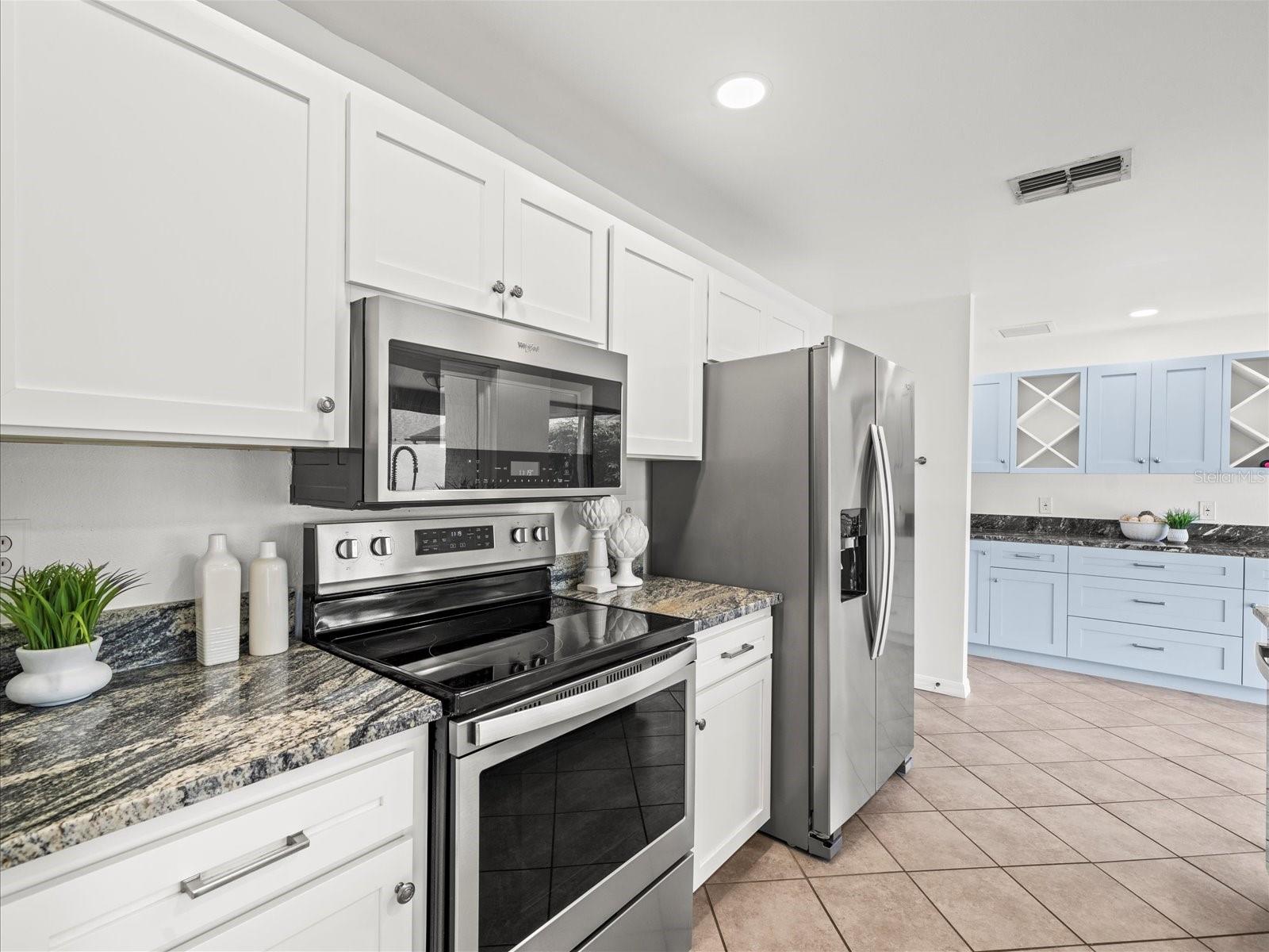 Listing photo id 24 for 13512 Sobrado Drive