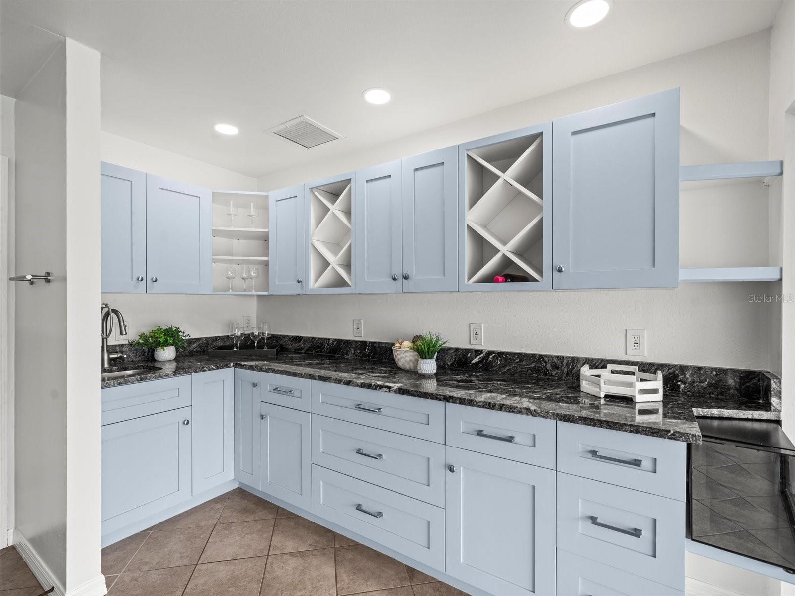 Listing photo id 26 for 13512 Sobrado Drive