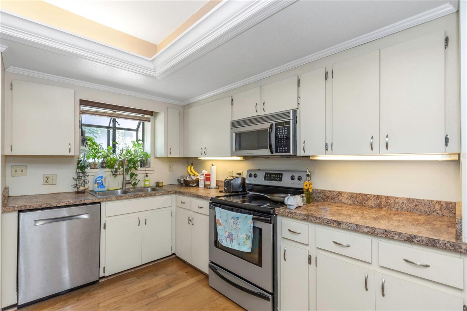 Image 17 of 44 For 4645 7th Avenue N