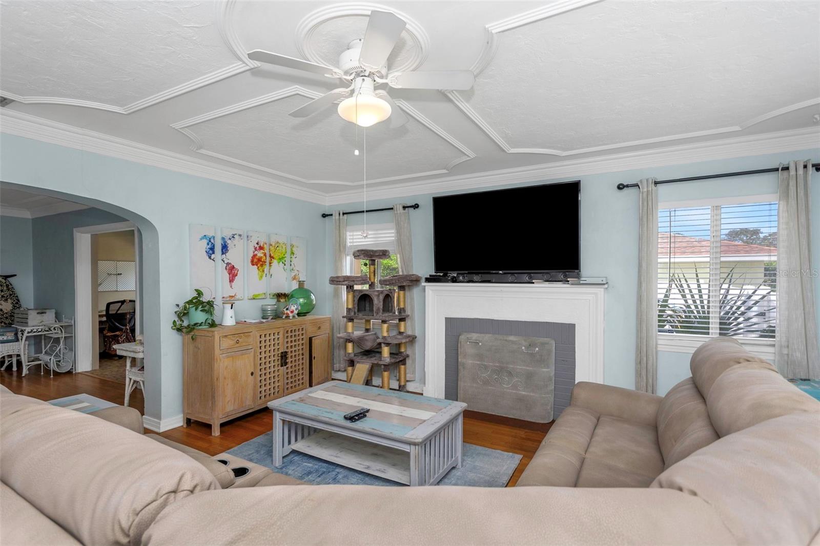 Image 4 of 44 For 4645 7th Avenue N