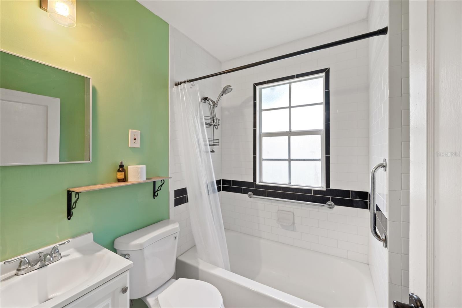 Image 11 of 32 For 5300 7th Avenue N