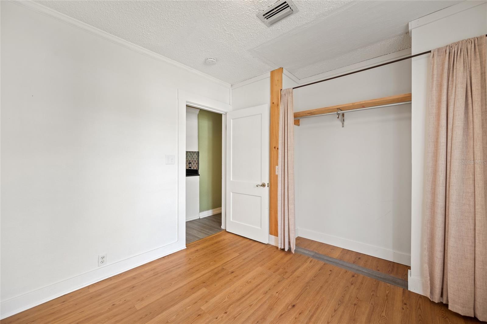 Image 16 of 32 For 5300 7th Avenue N