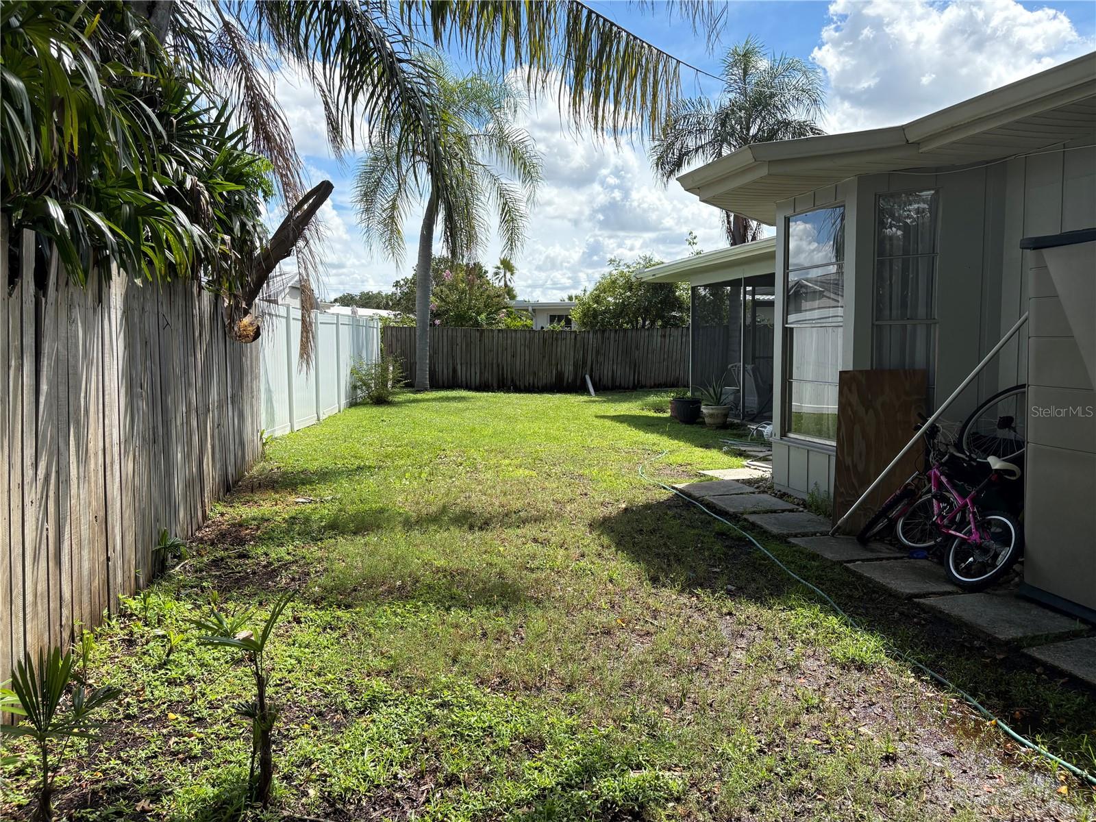 Image 21 of 27 For 4710 Shale Place
