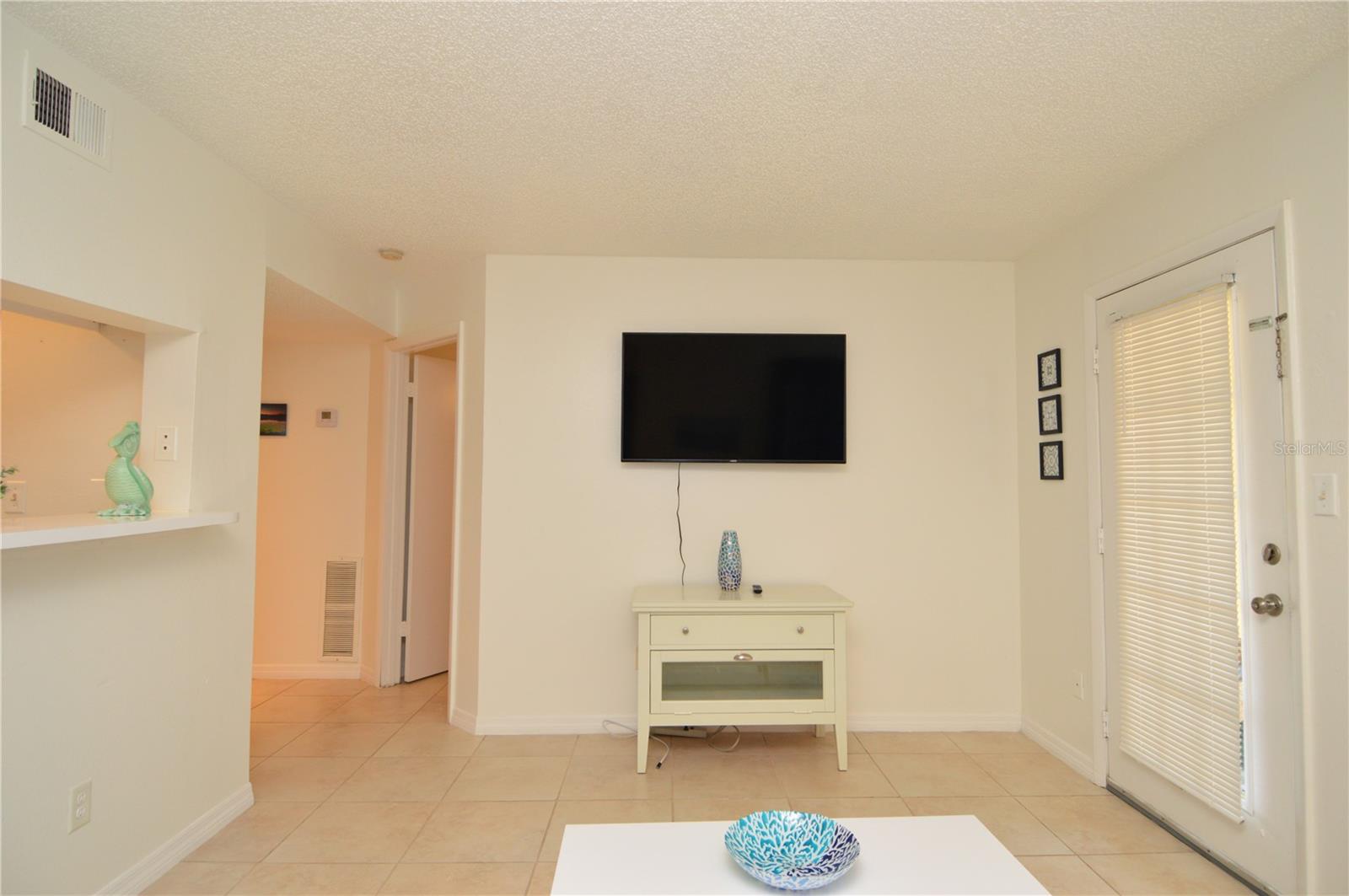 Image 21 of 96 For 8625 Mallard Reserve Drive 101(furnis