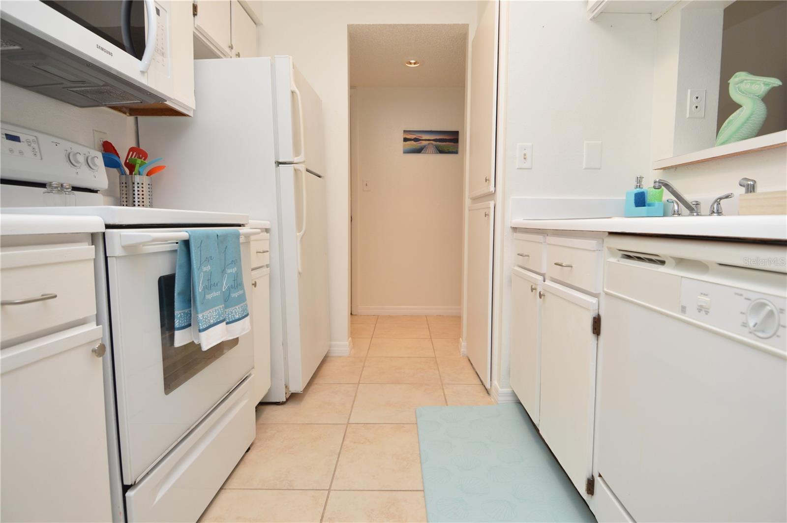 Image 6 of 96 For 8625 Mallard Reserve Drive 101(furnis