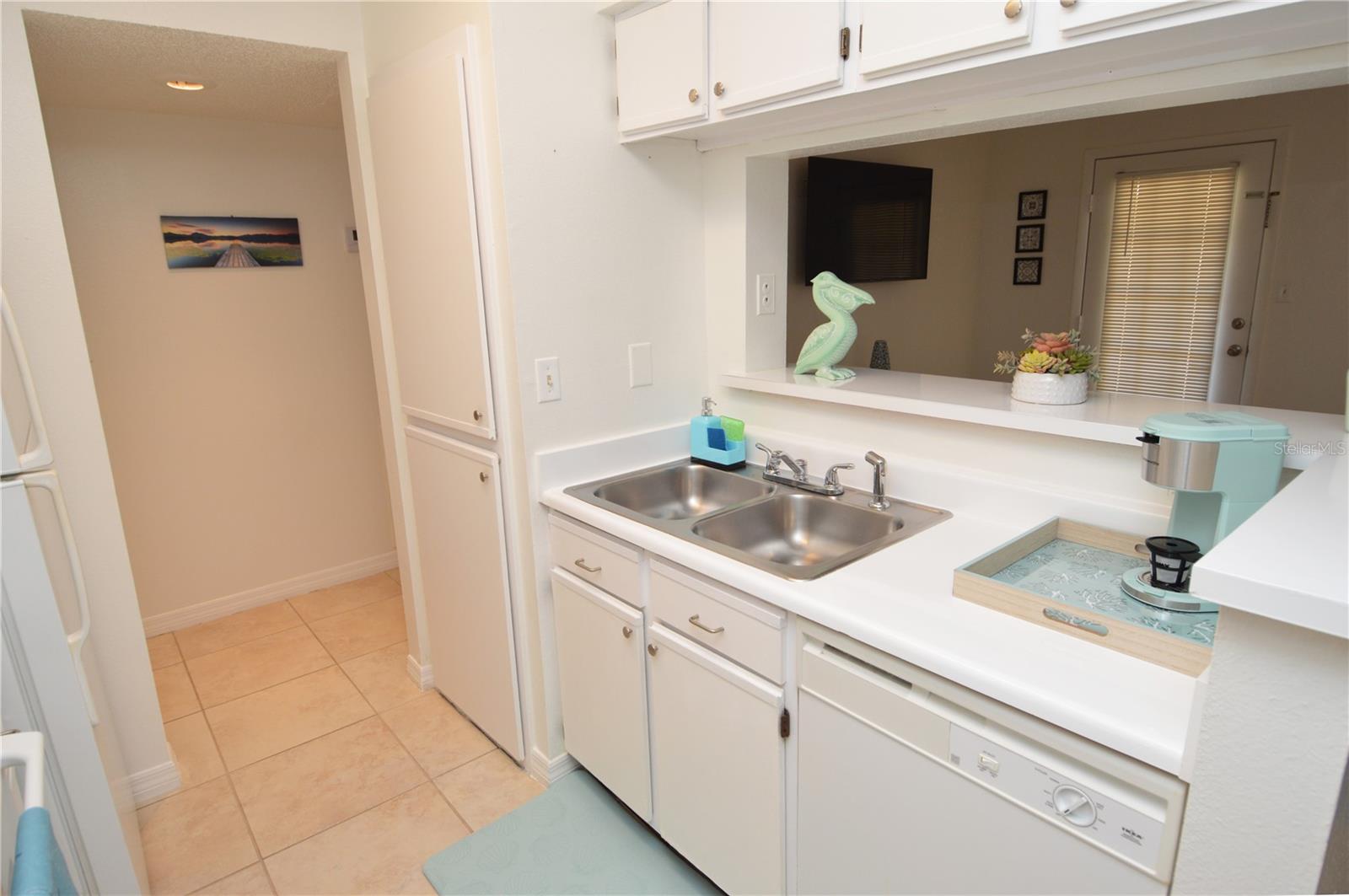 Image 8 of 96 For 8625 Mallard Reserve Drive 101(furnis