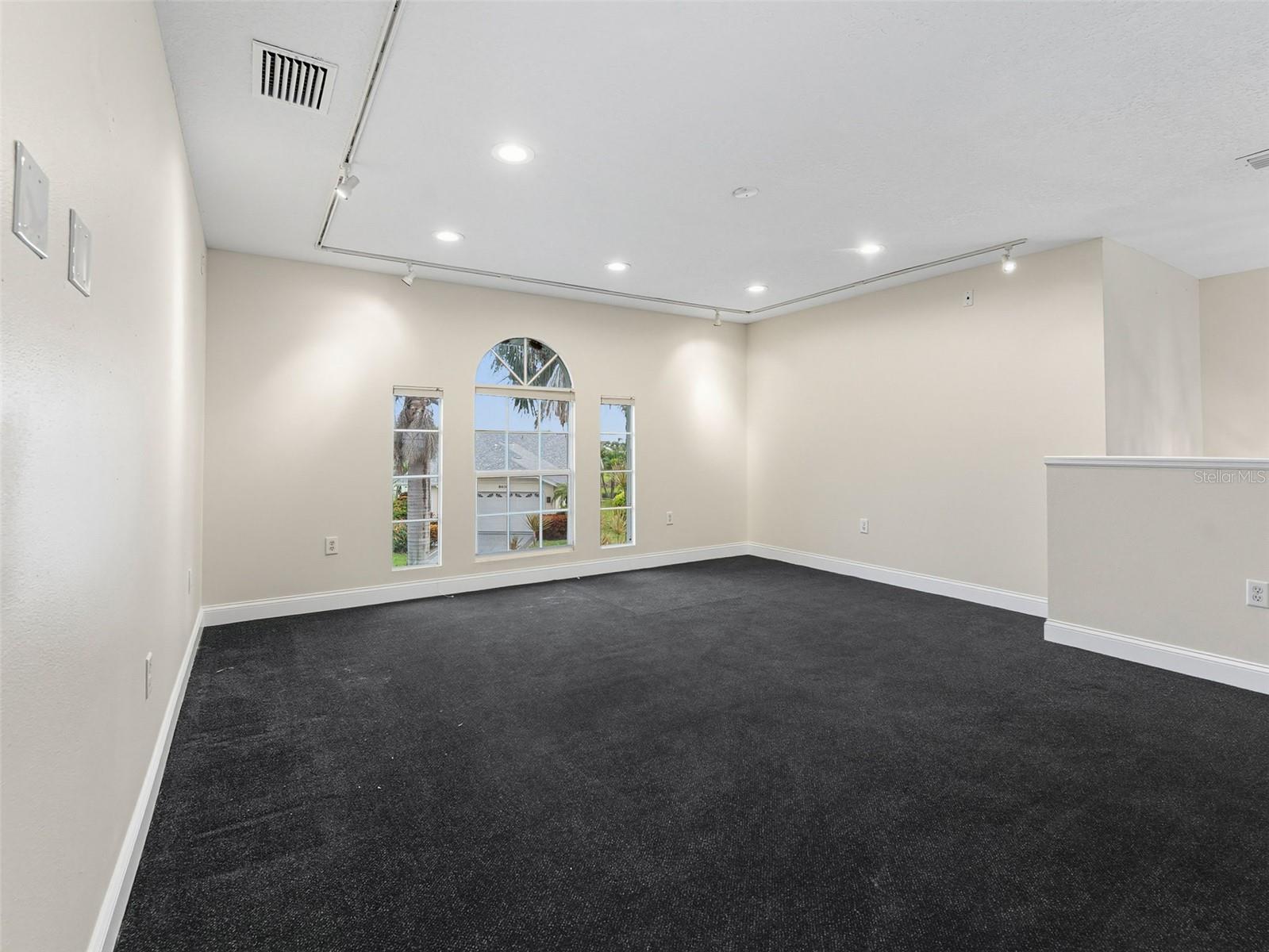 Image 17 of 44 For 8607 51st Avenue W
