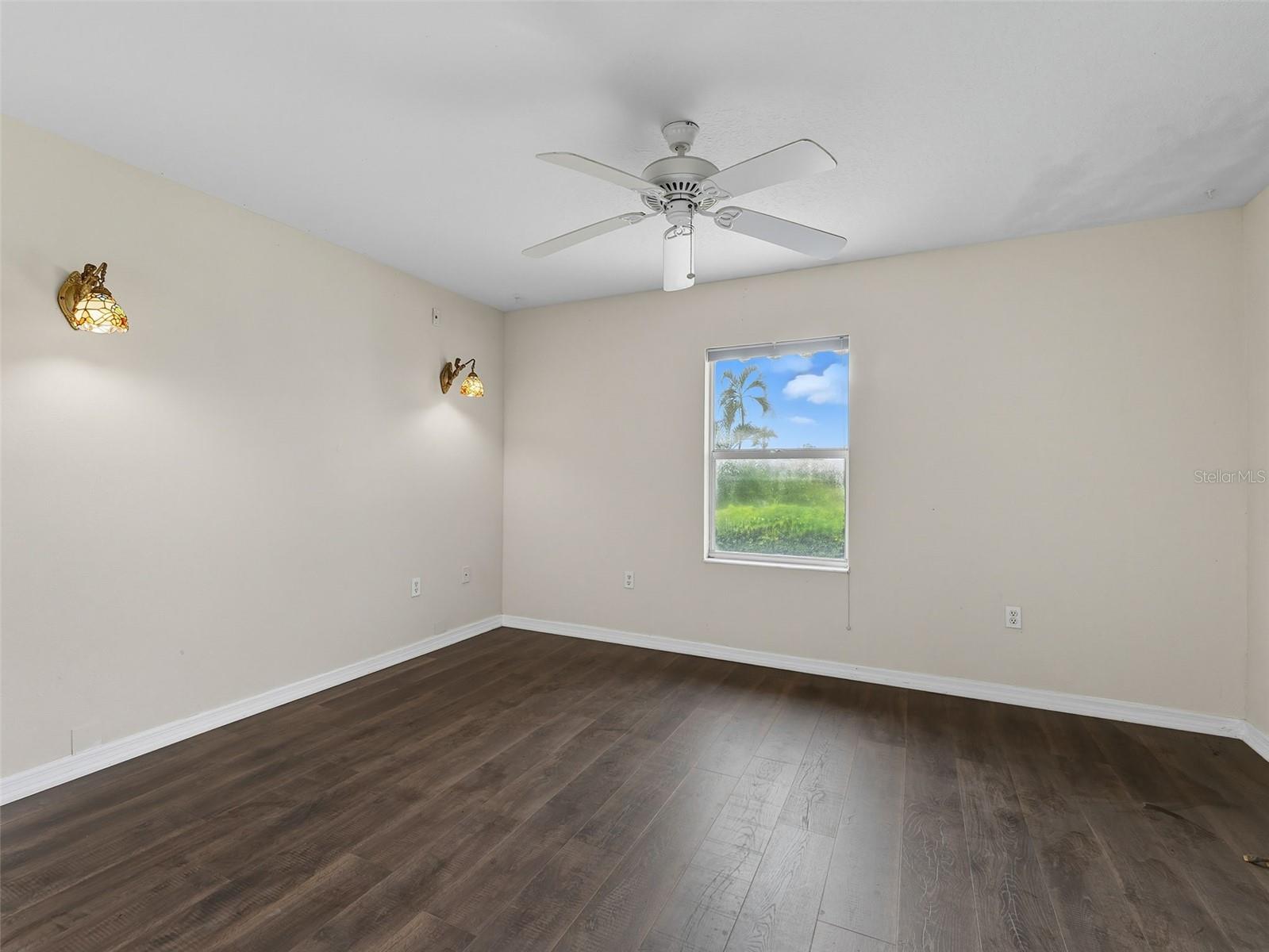 Image 24 of 44 For 8607 51st Avenue W