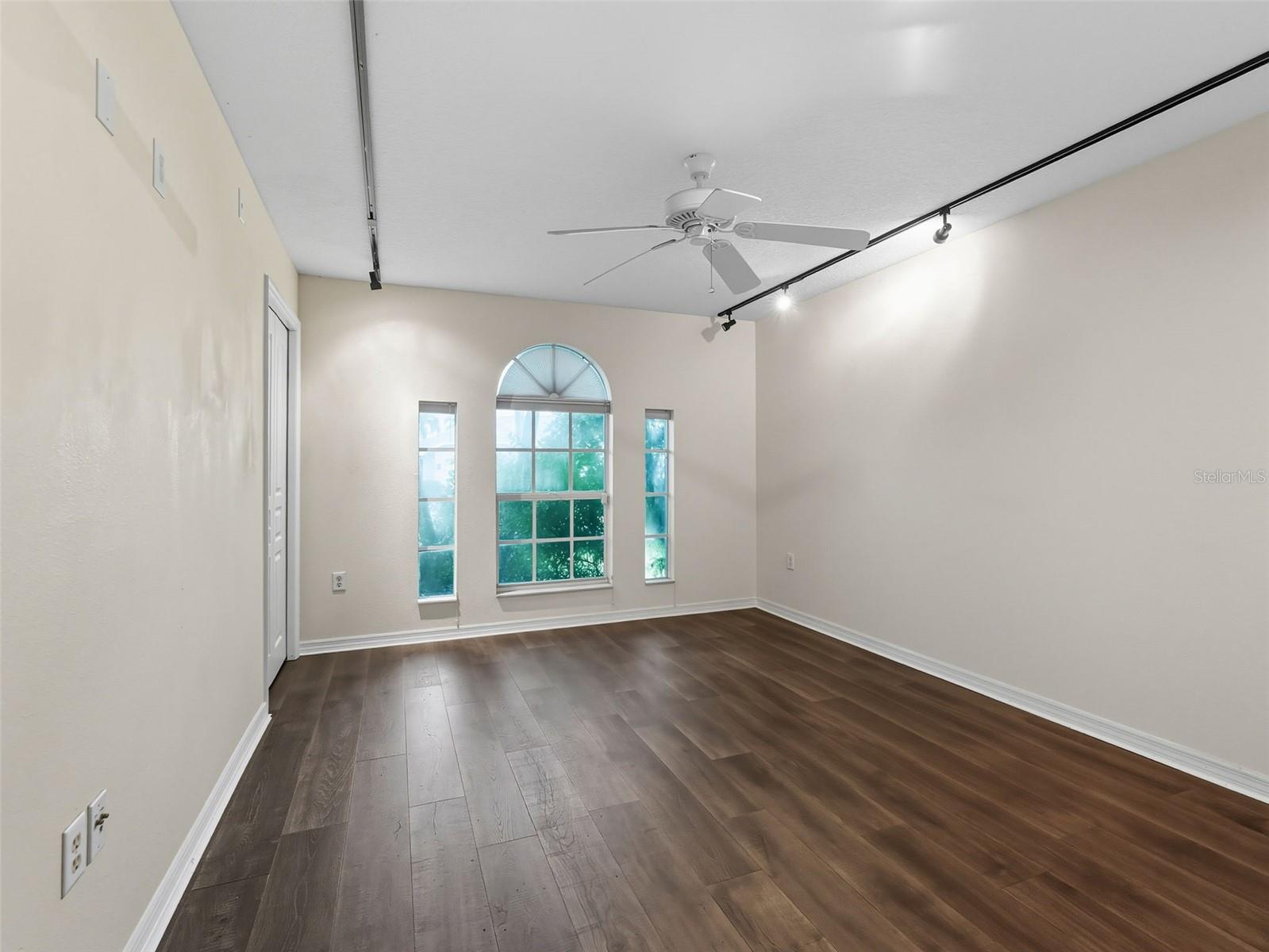 Image 26 of 44 For 8607 51st Avenue W
