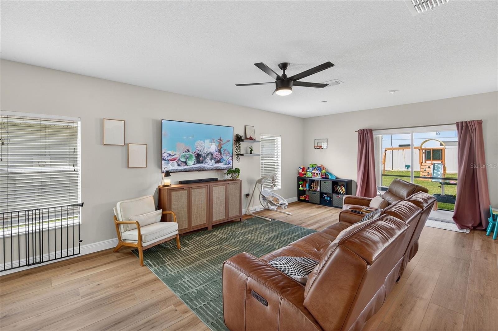 Image 12 of 63 For 16703 Myrtle Sand Dr