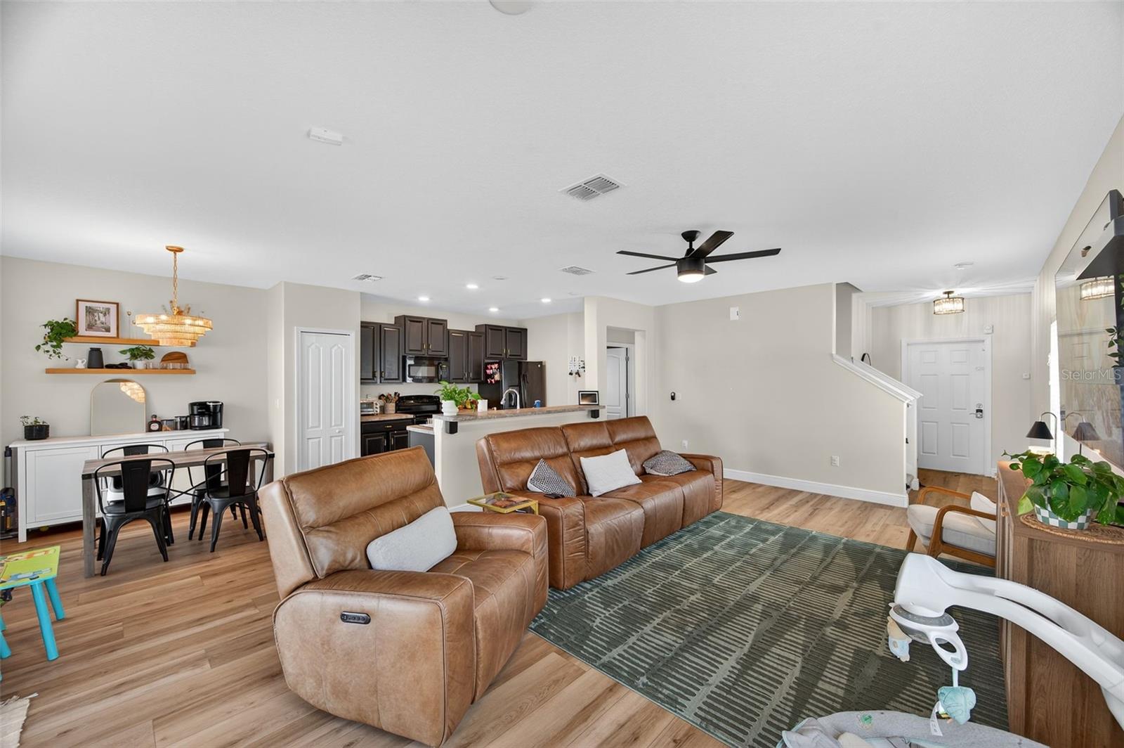 Image 14 of 63 For 16703 Myrtle Sand Dr