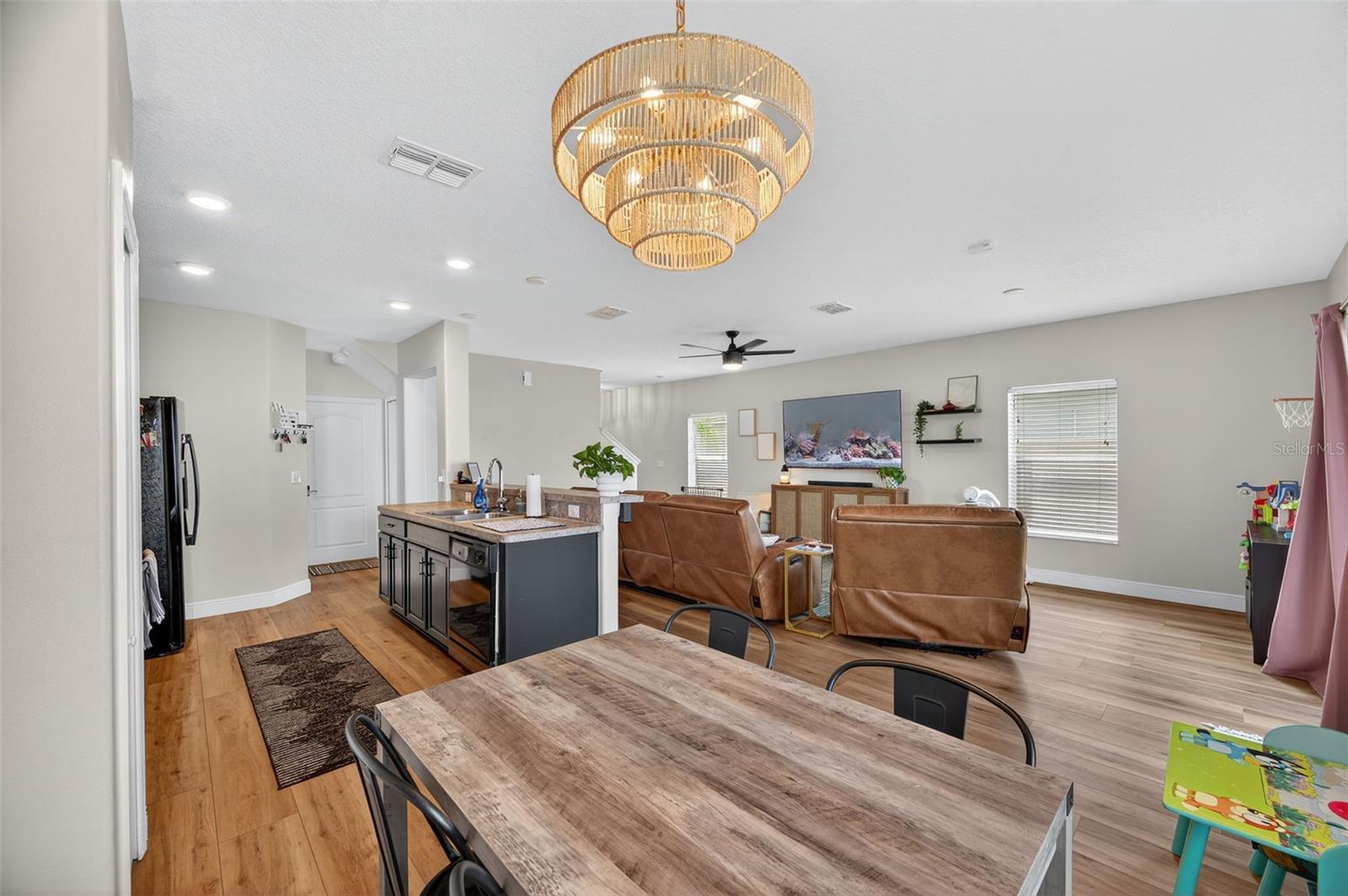 Image 18 of 63 For 16703 Myrtle Sand Dr