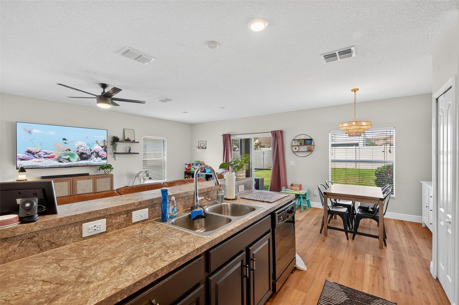 Image 22 of 63 For 16703 Myrtle Sand Dr