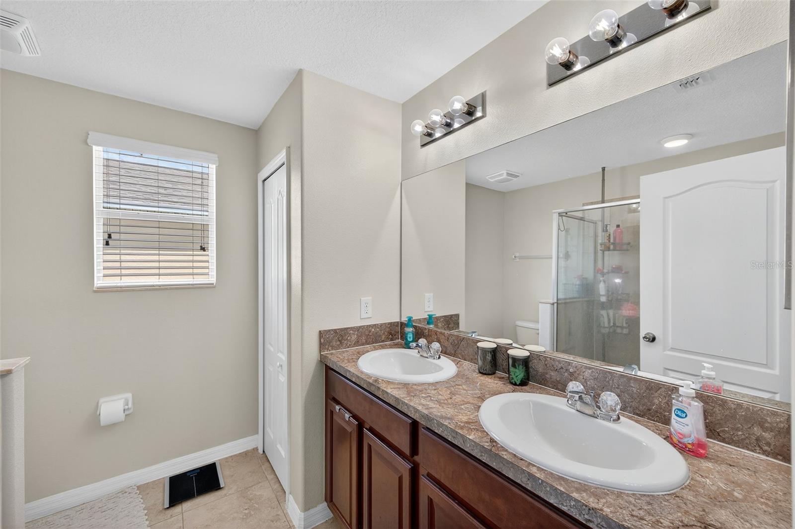 Image 36 of 63 For 16703 Myrtle Sand Dr