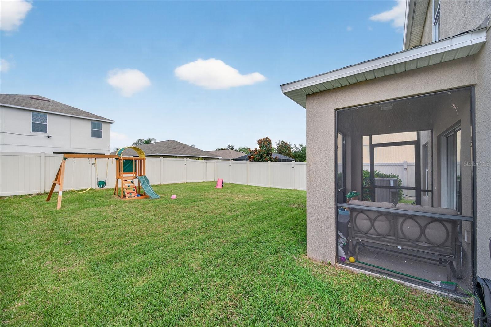 Image 5 of 63 For 16703 Myrtle Sand Dr