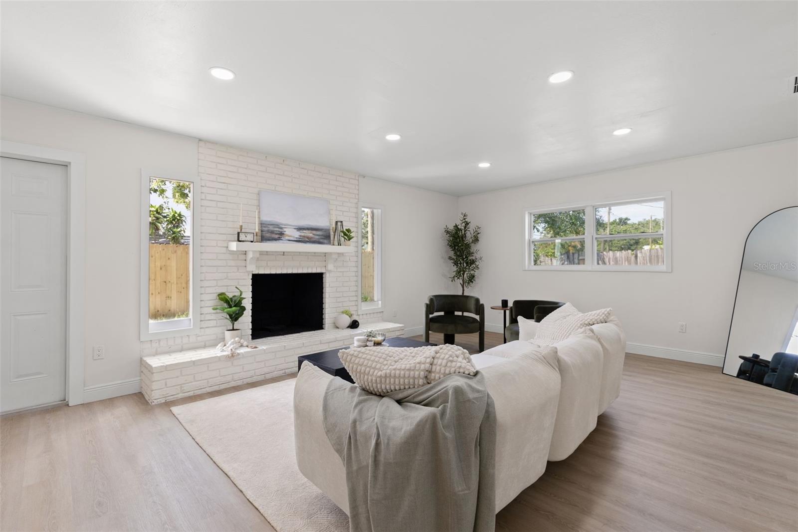 Image 13 of 28 For 3228 49th Avenue N