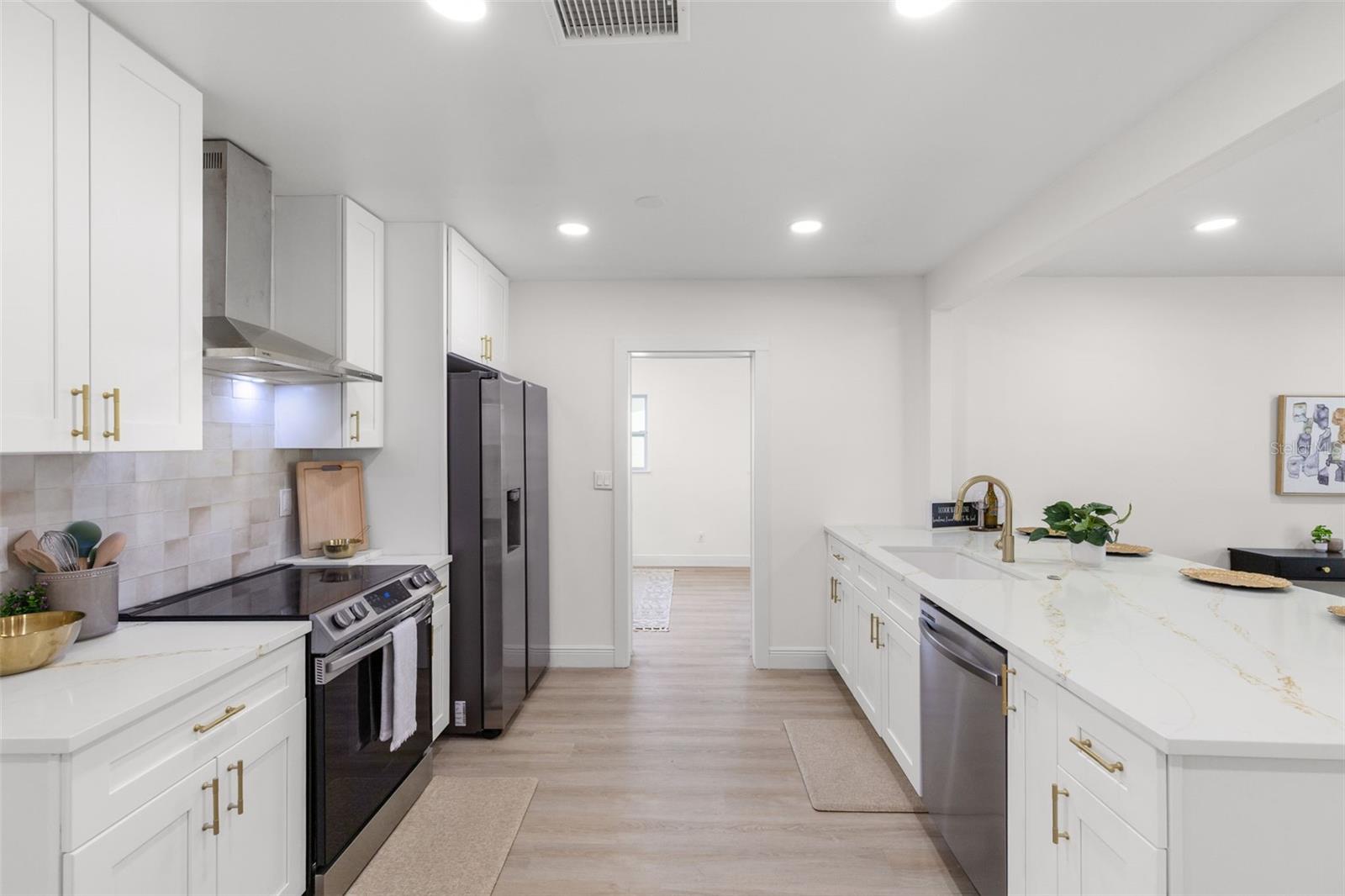 Image 8 of 28 For 3228 49th Avenue N