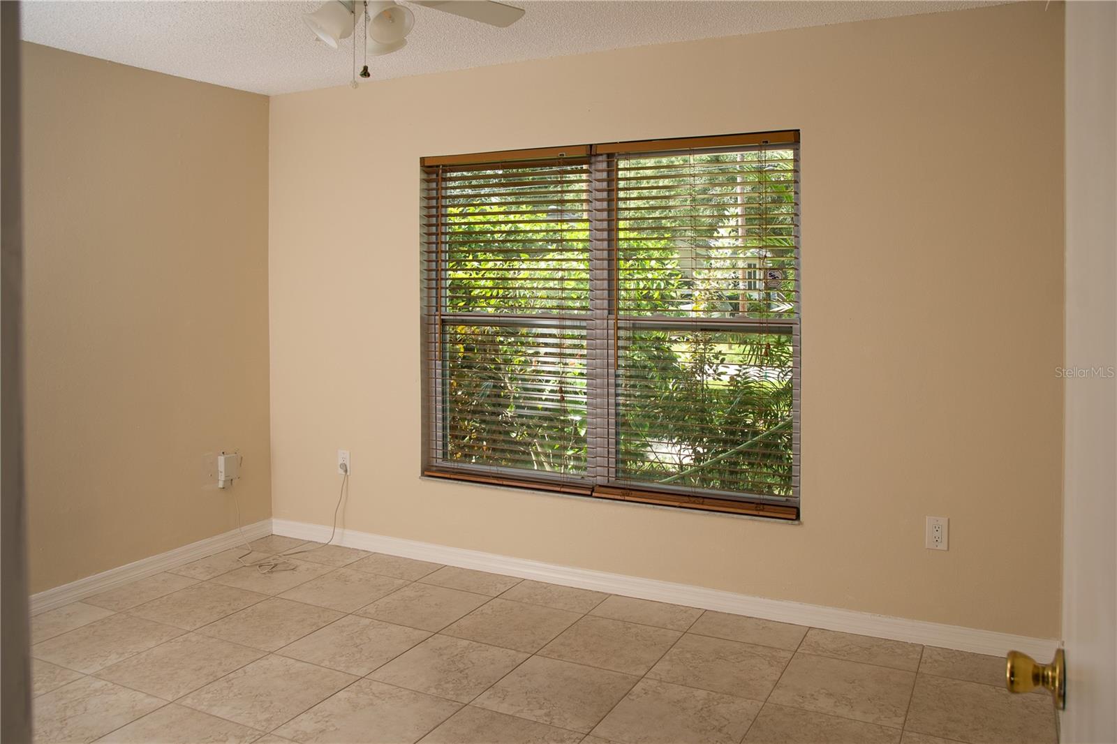 Image 12 of 17 For 328 Haya Street