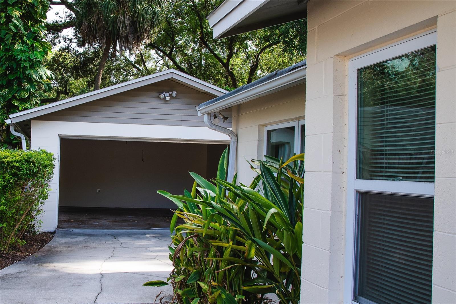 Image 16 of 17 For 328 Haya Street