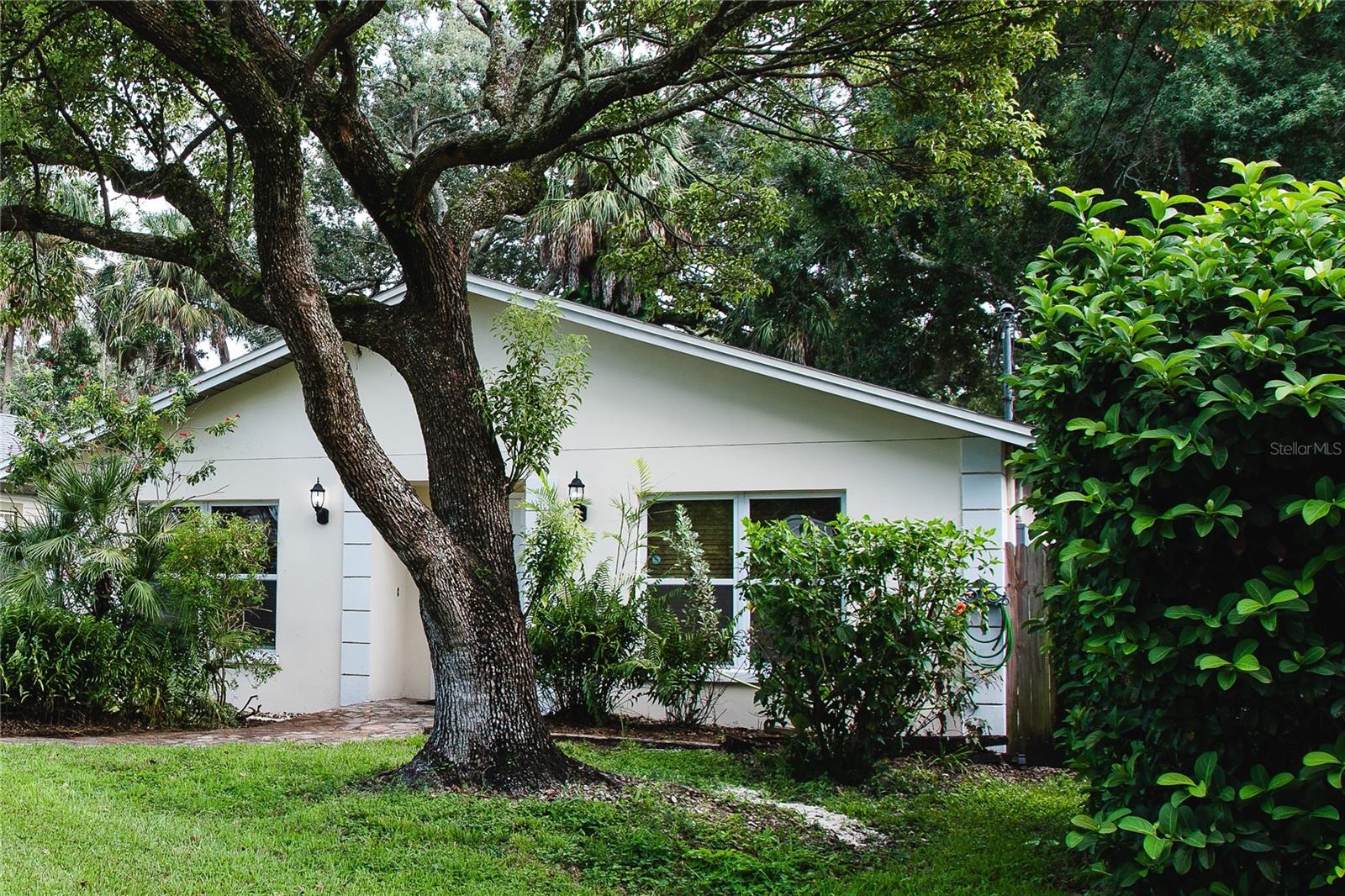 Image 2 of 17 For 328 Haya Street
