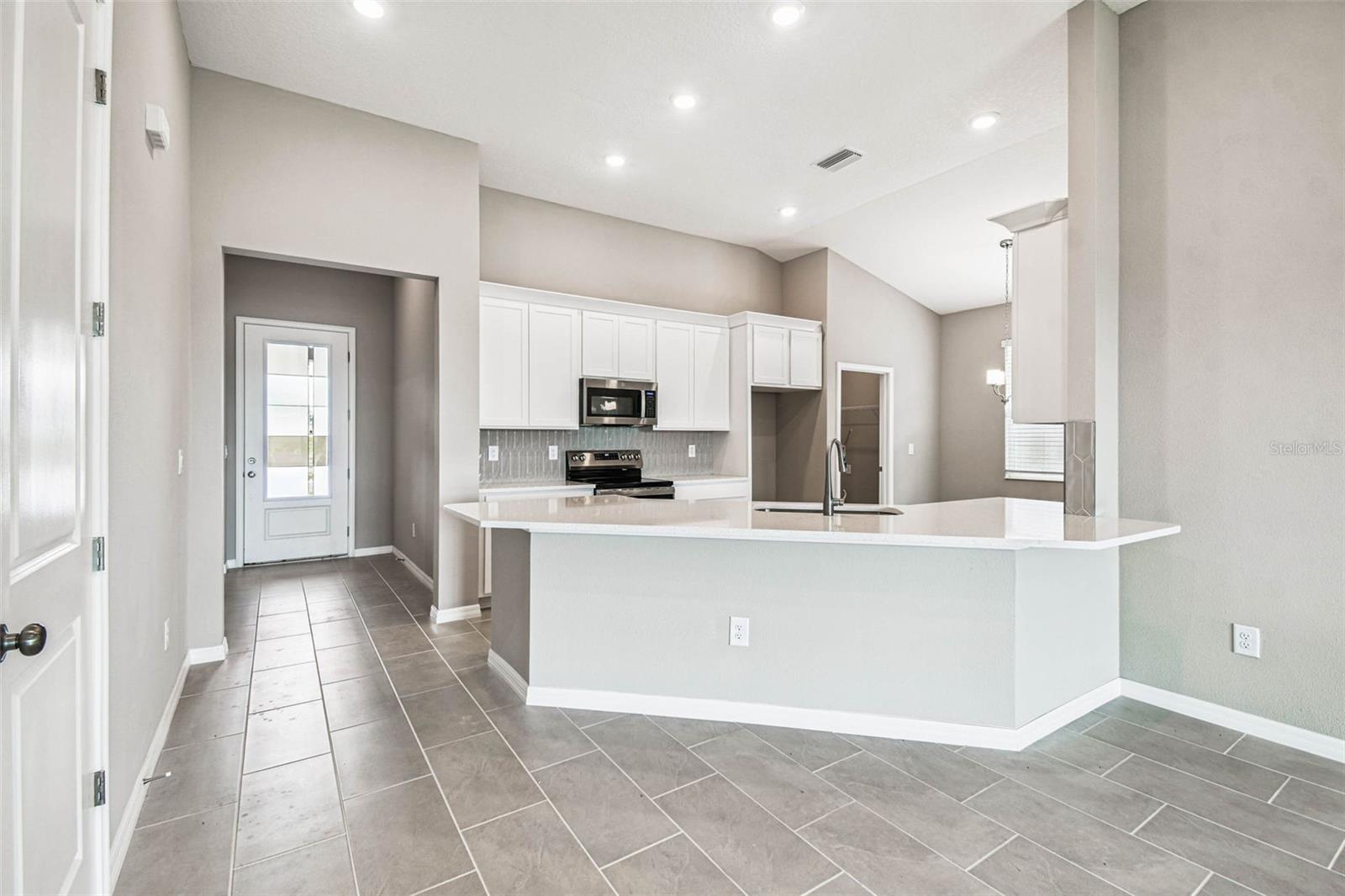 Image 4 of 16 For 8595 White Pine Ave