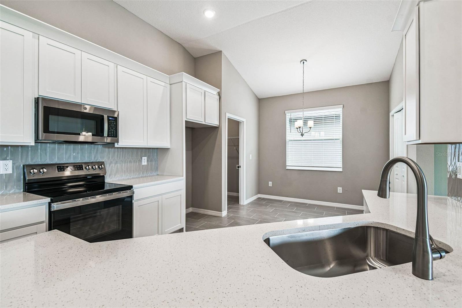 Image 5 of 16 For 8595 White Pine Ave