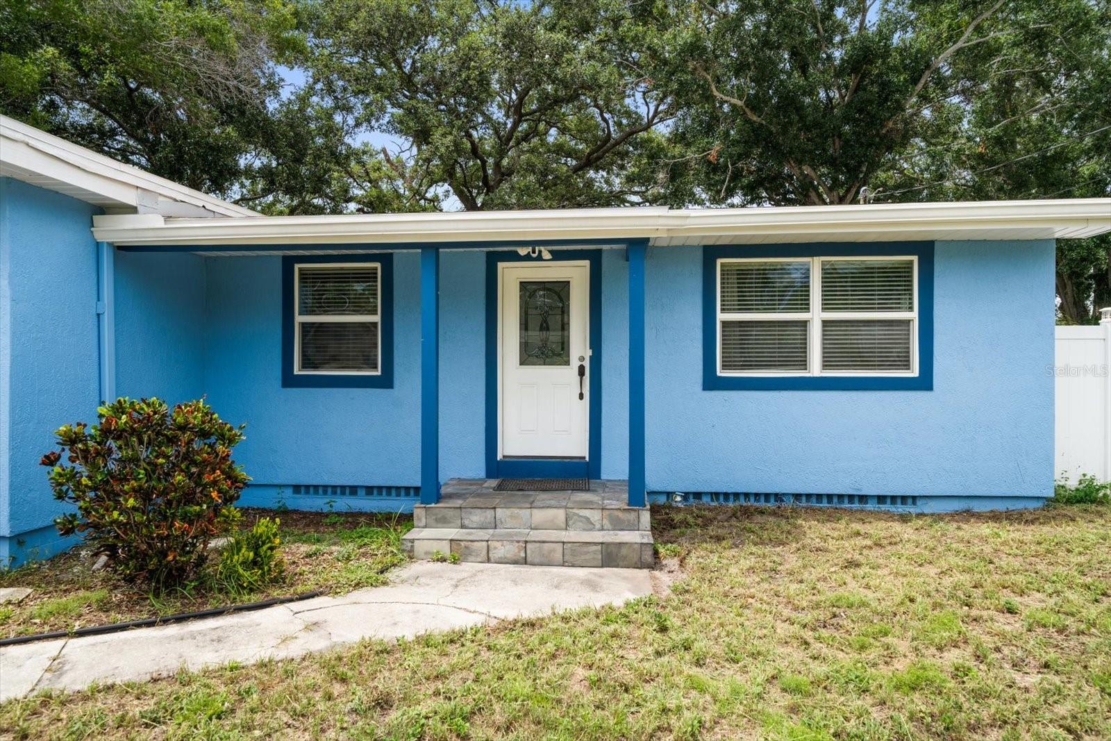 Image 3 of 25 For 908 Palm Drive