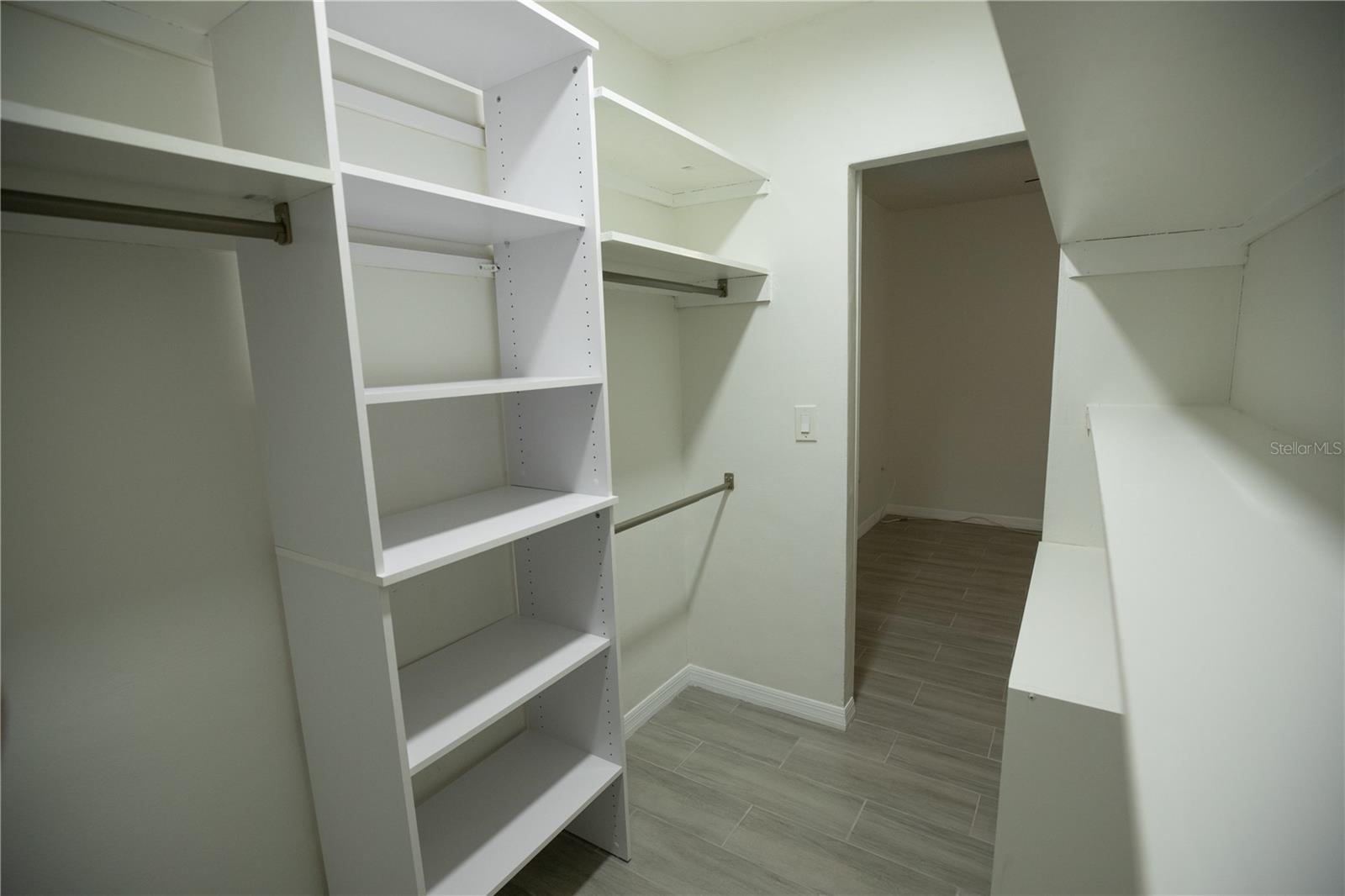 Image 11 of 18 For 250 Rosery Road Nw 227