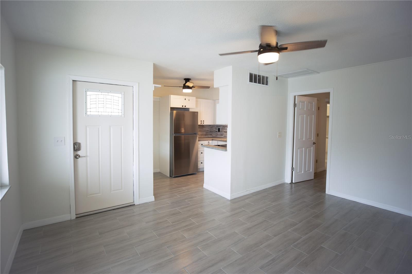 Image 4 of 18 For 250 Rosery Road Nw 227