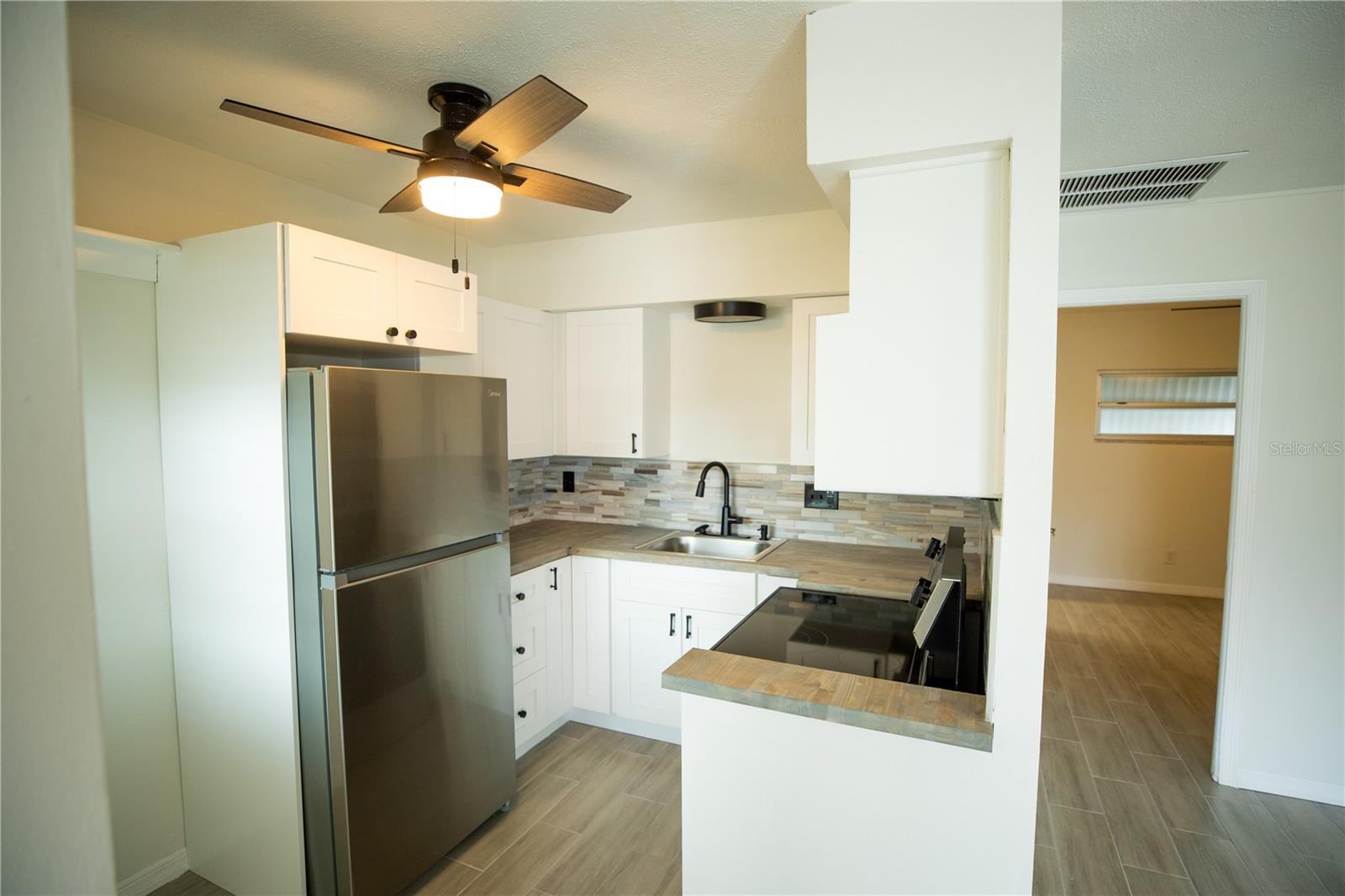 Image 7 of 18 For 250 Rosery Road Nw 227