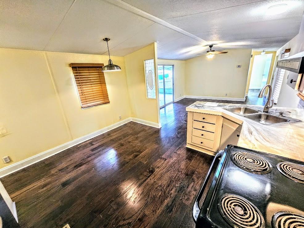 Image 3 of 21 For 6067 137th Terrace N