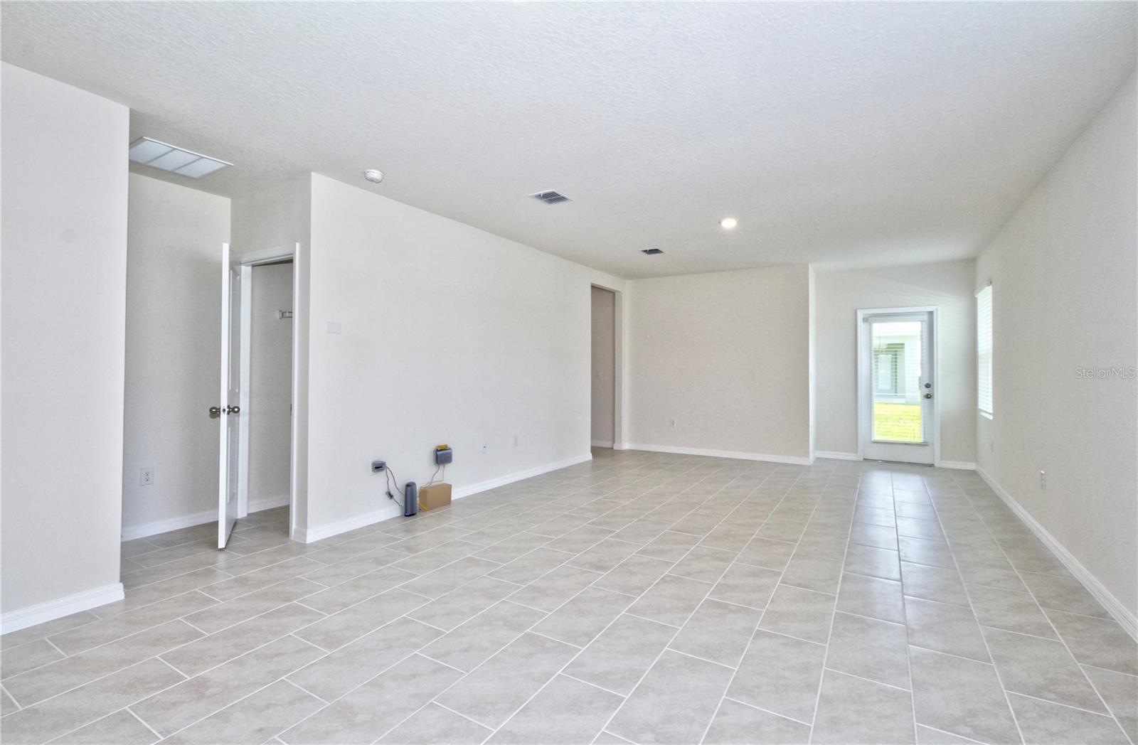 Image 12 of 46 For 3302 Pine Lily Avenue