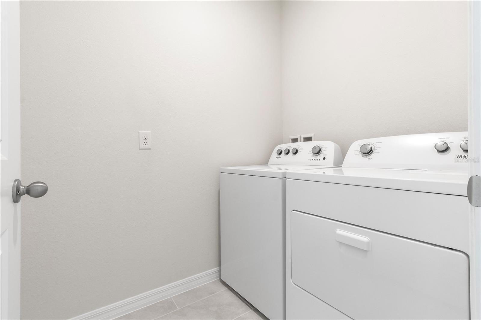Image 30 of 46 For 3302 Pine Lily Avenue