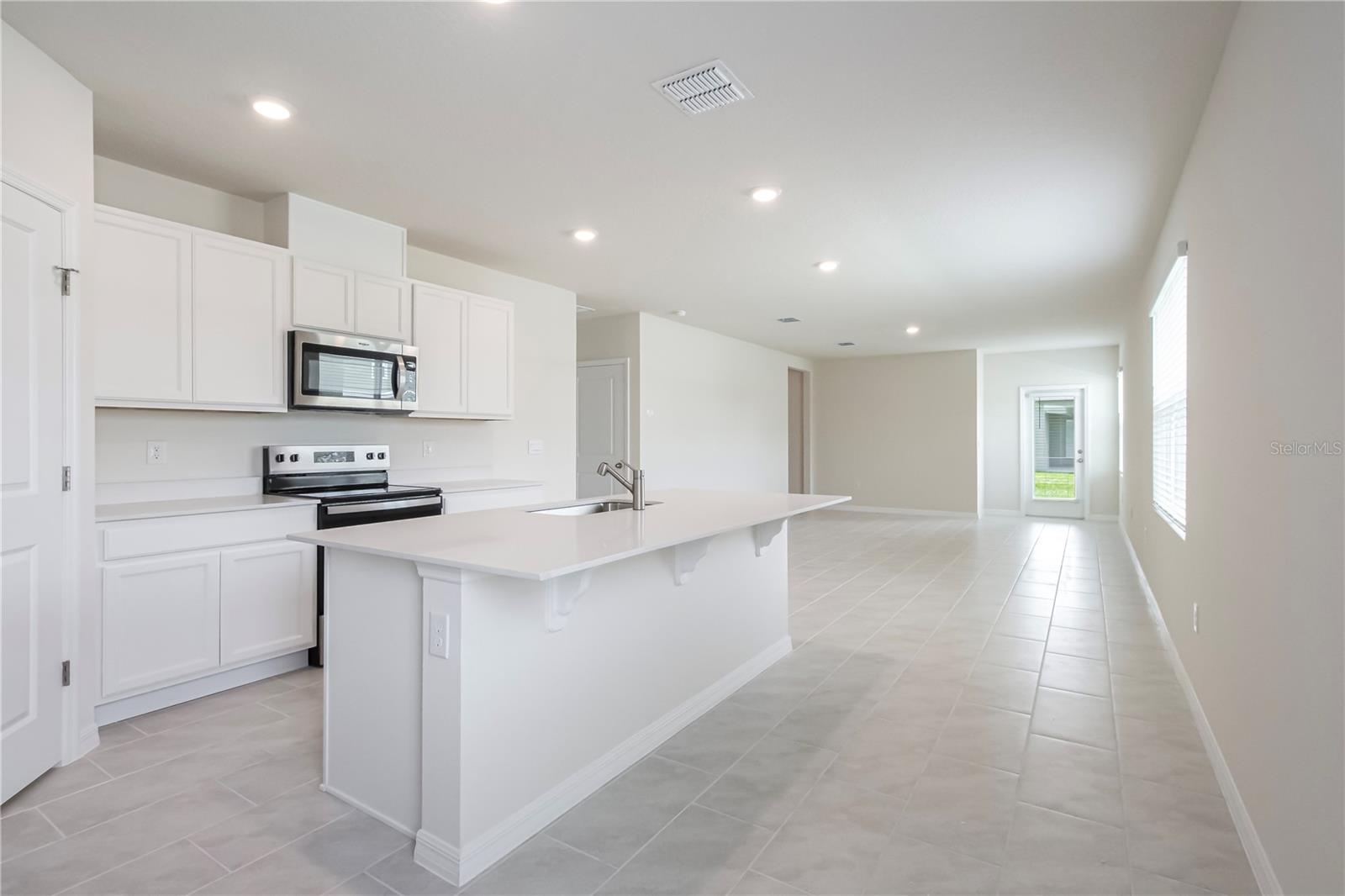 Image 7 of 46 For 3302 Pine Lily Avenue