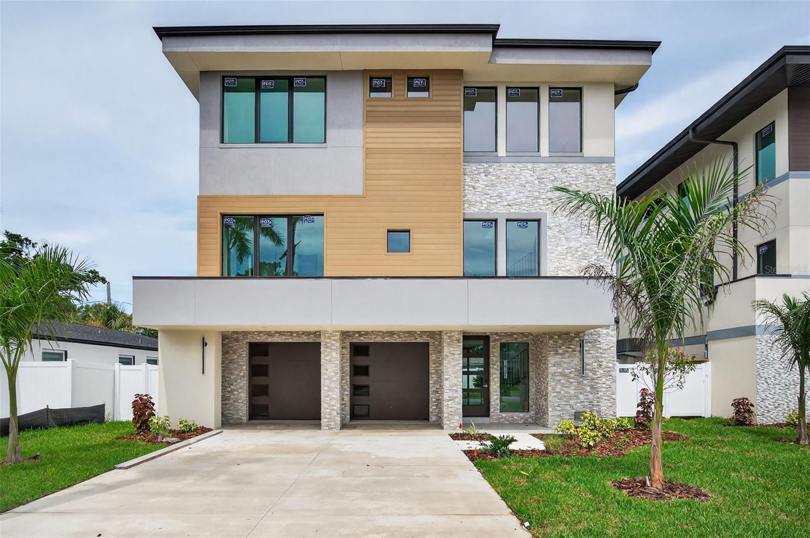Details for 1935 Shore Acres Boulevard Ne, ST PETERSBURG, FL 33703
