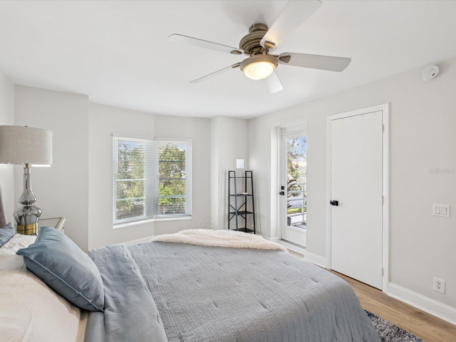 Image 15 of 50 For 4950 Bayshore Boulevard 1