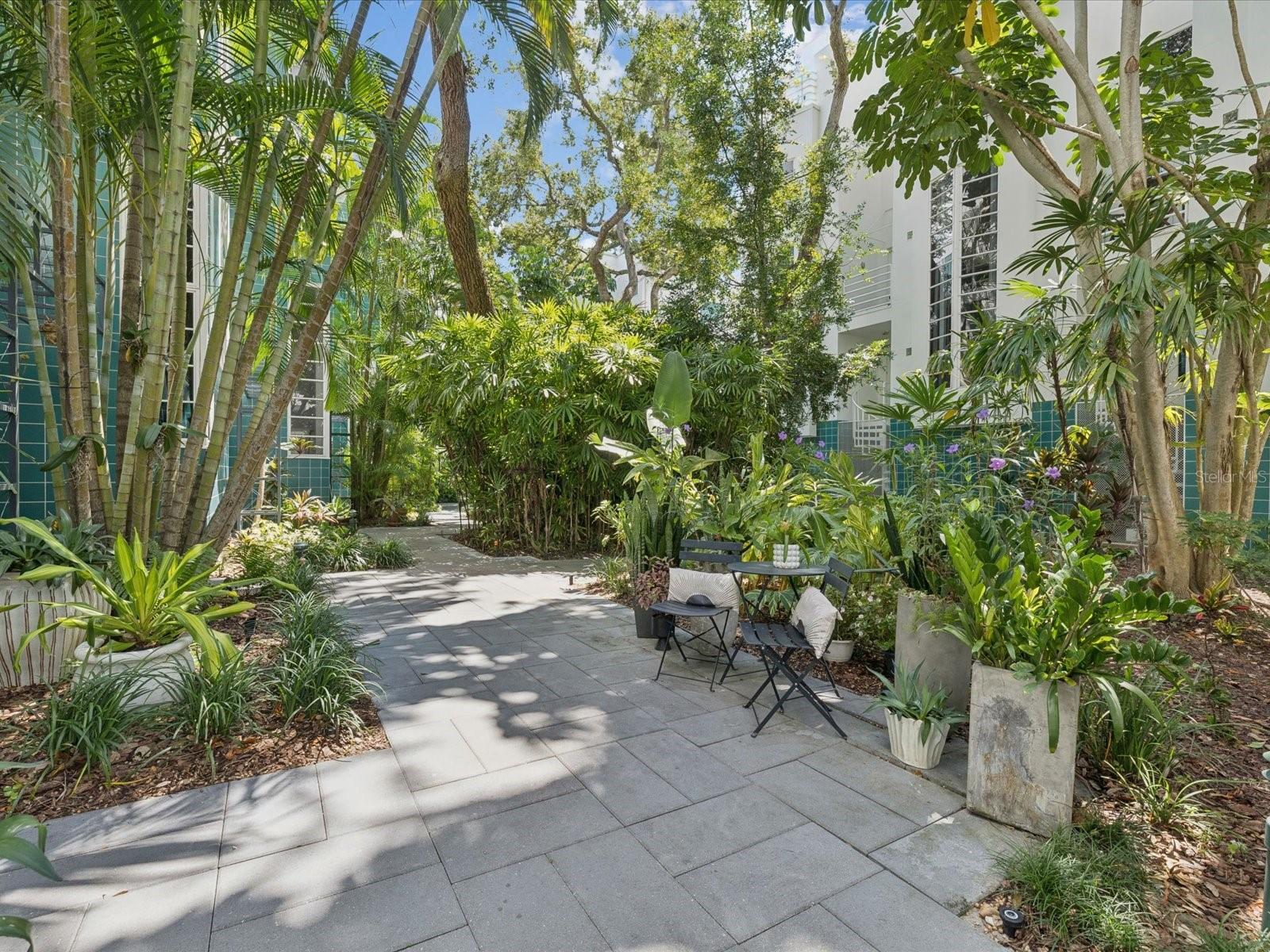 Image 33 of 50 For 4950 Bayshore Boulevard 1