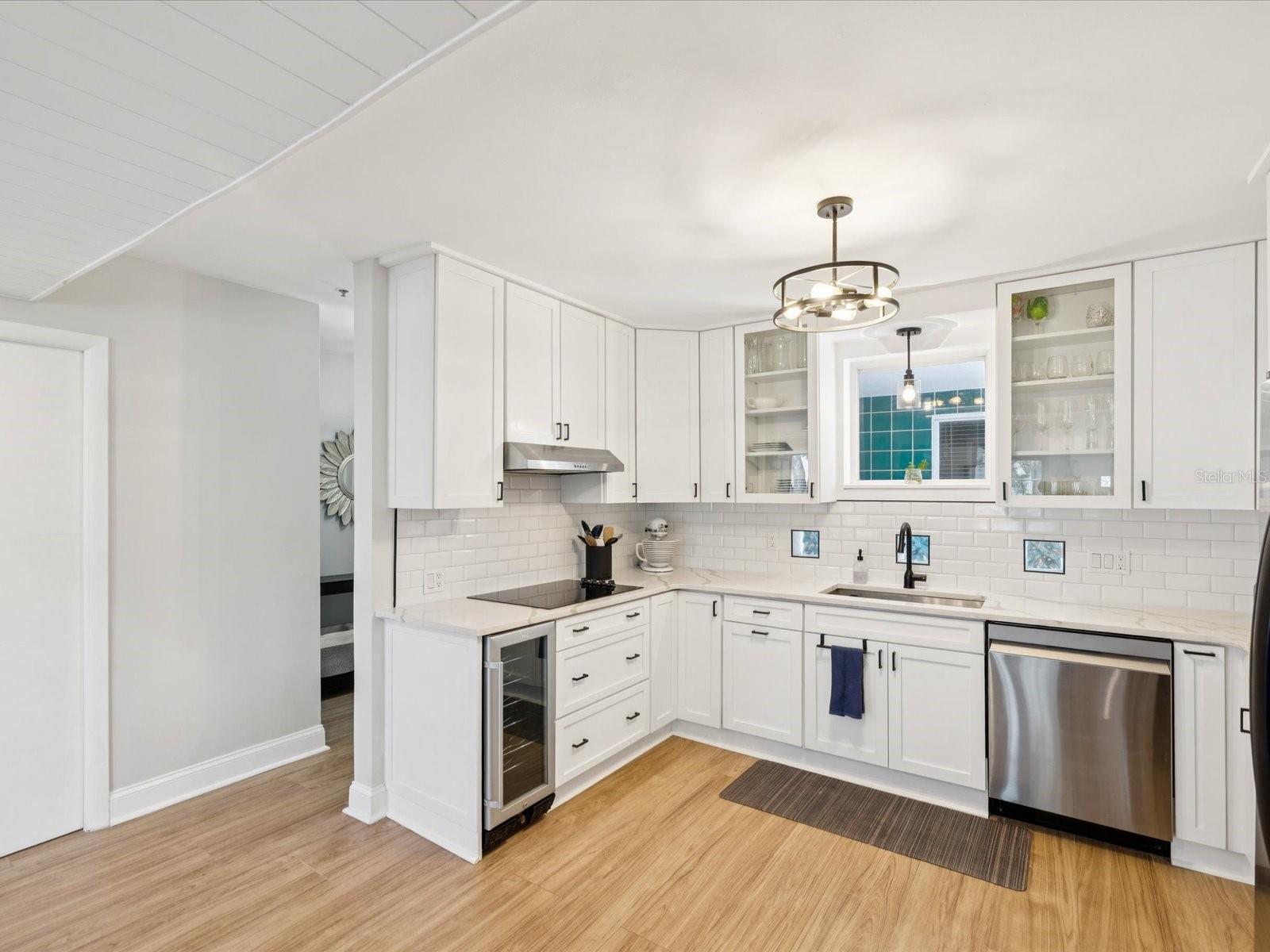 Image 4 of 50 For 4950 Bayshore Boulevard 1