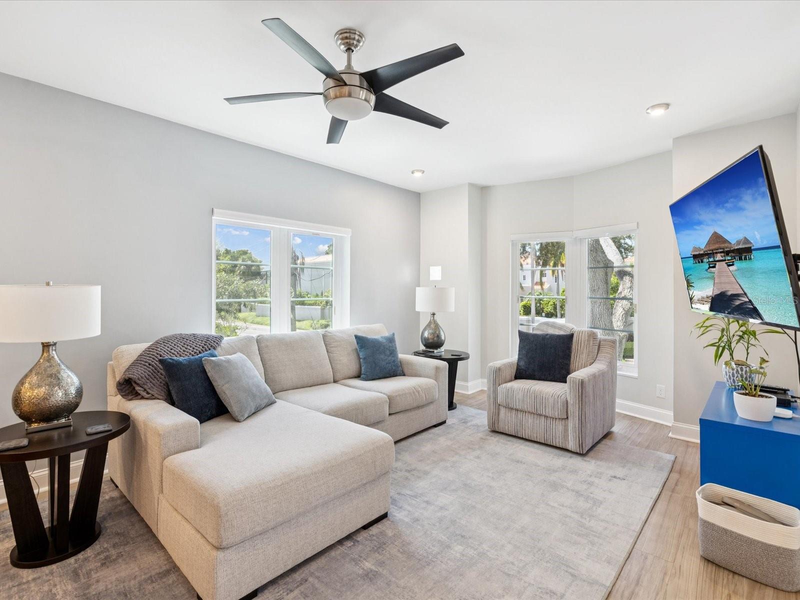 Image 8 of 50 For 4950 Bayshore Boulevard 1