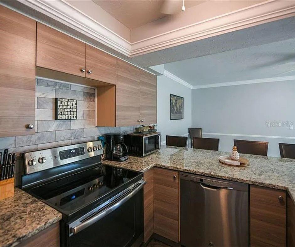 Image 13 of 48 For 1112 Longfellow Road