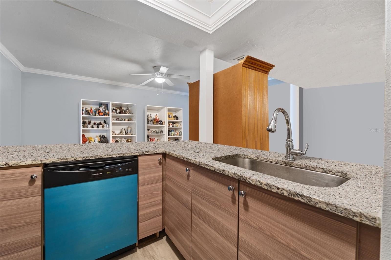 Image 14 of 48 For 1112 Longfellow Road