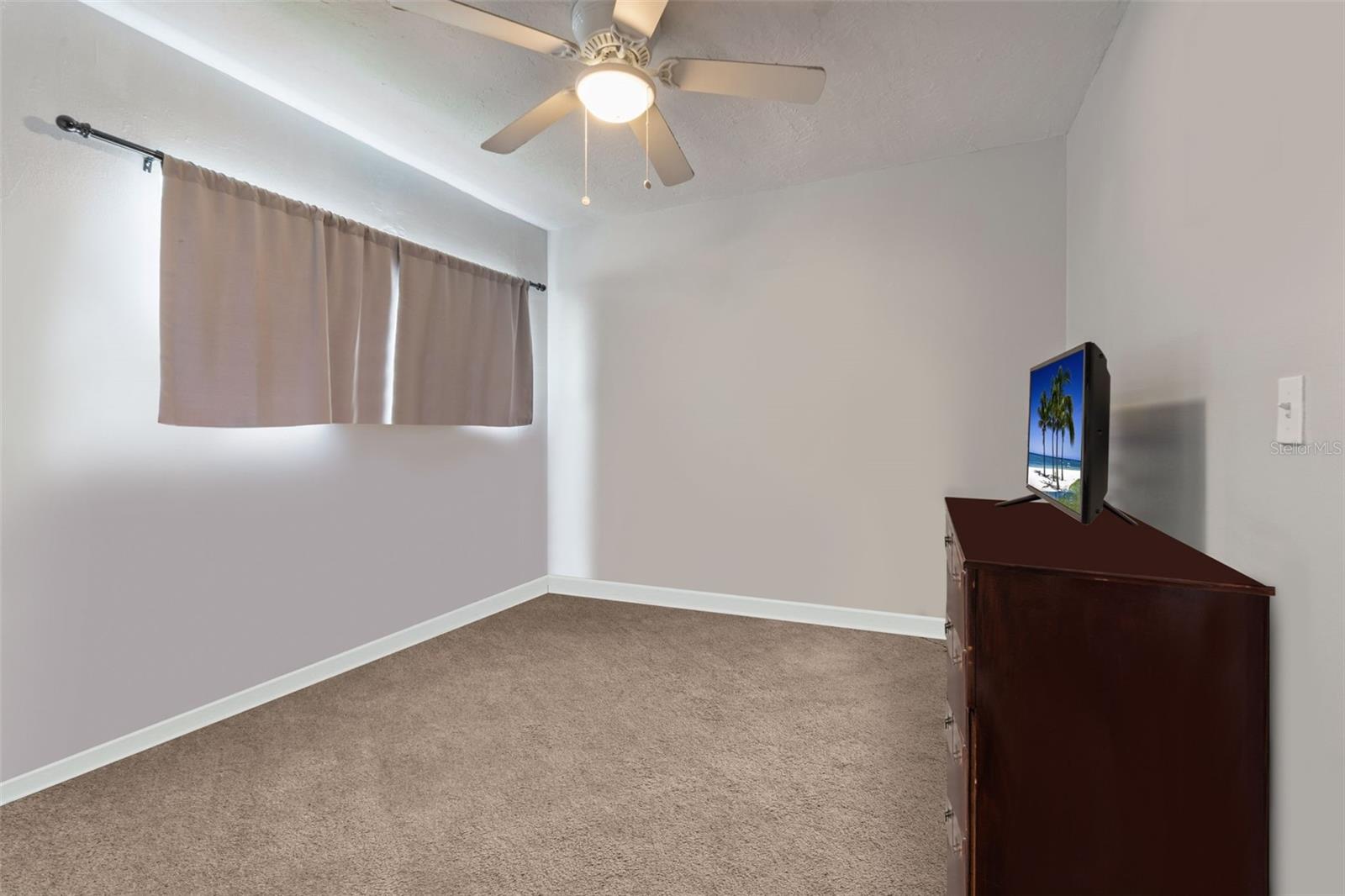 Image 31 of 48 For 1112 Longfellow Road