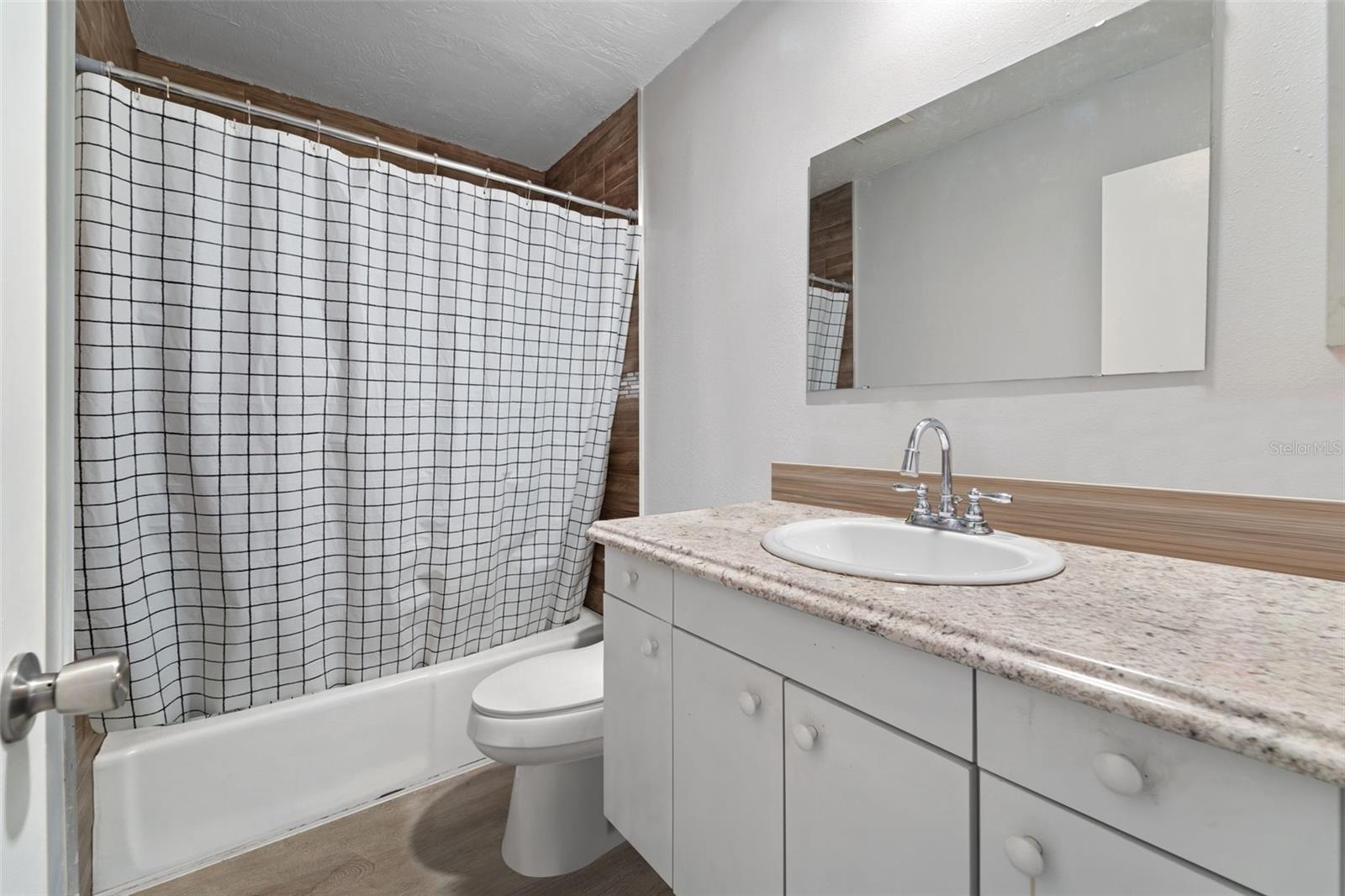 Image 36 of 48 For 1112 Longfellow Road