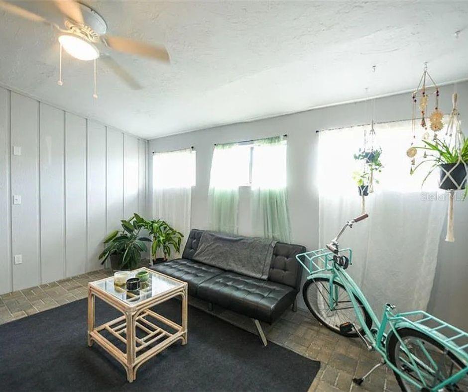 Image 42 of 48 For 1112 Longfellow Road