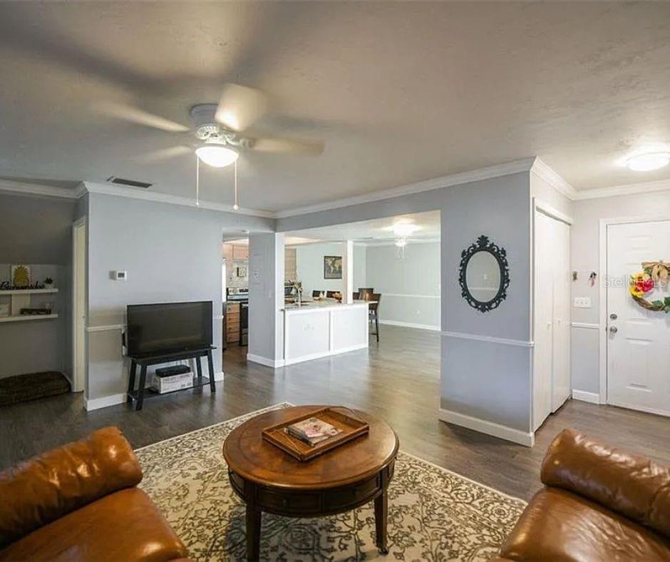 Image 6 of 48 For 1112 Longfellow Road