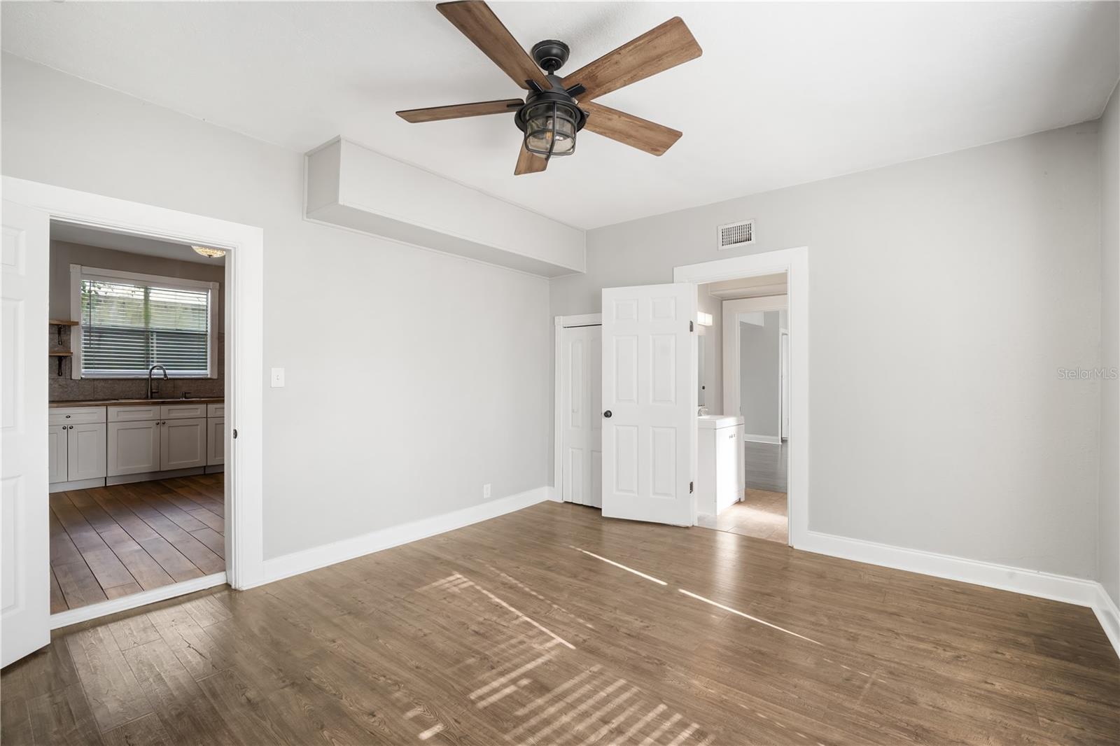 Image 12 of 22 For 1211 17th Avenue