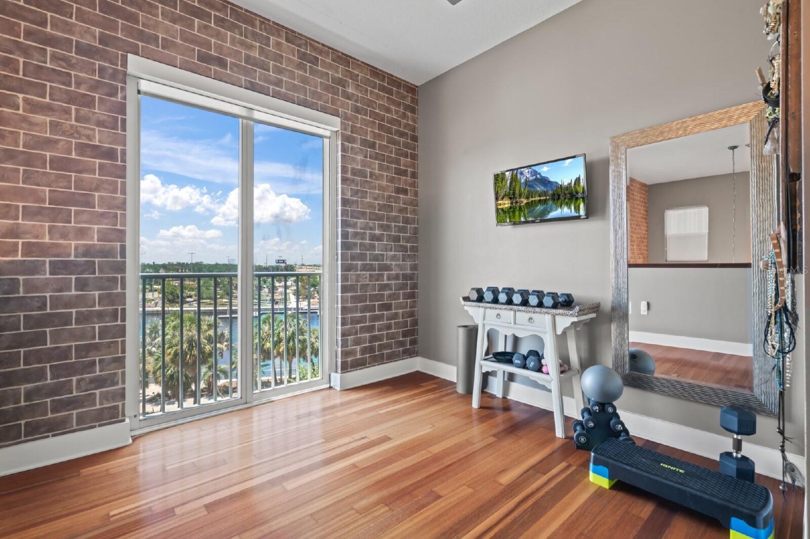 Image 18 of 26 For 1501 Doyle Carlton Drive 411