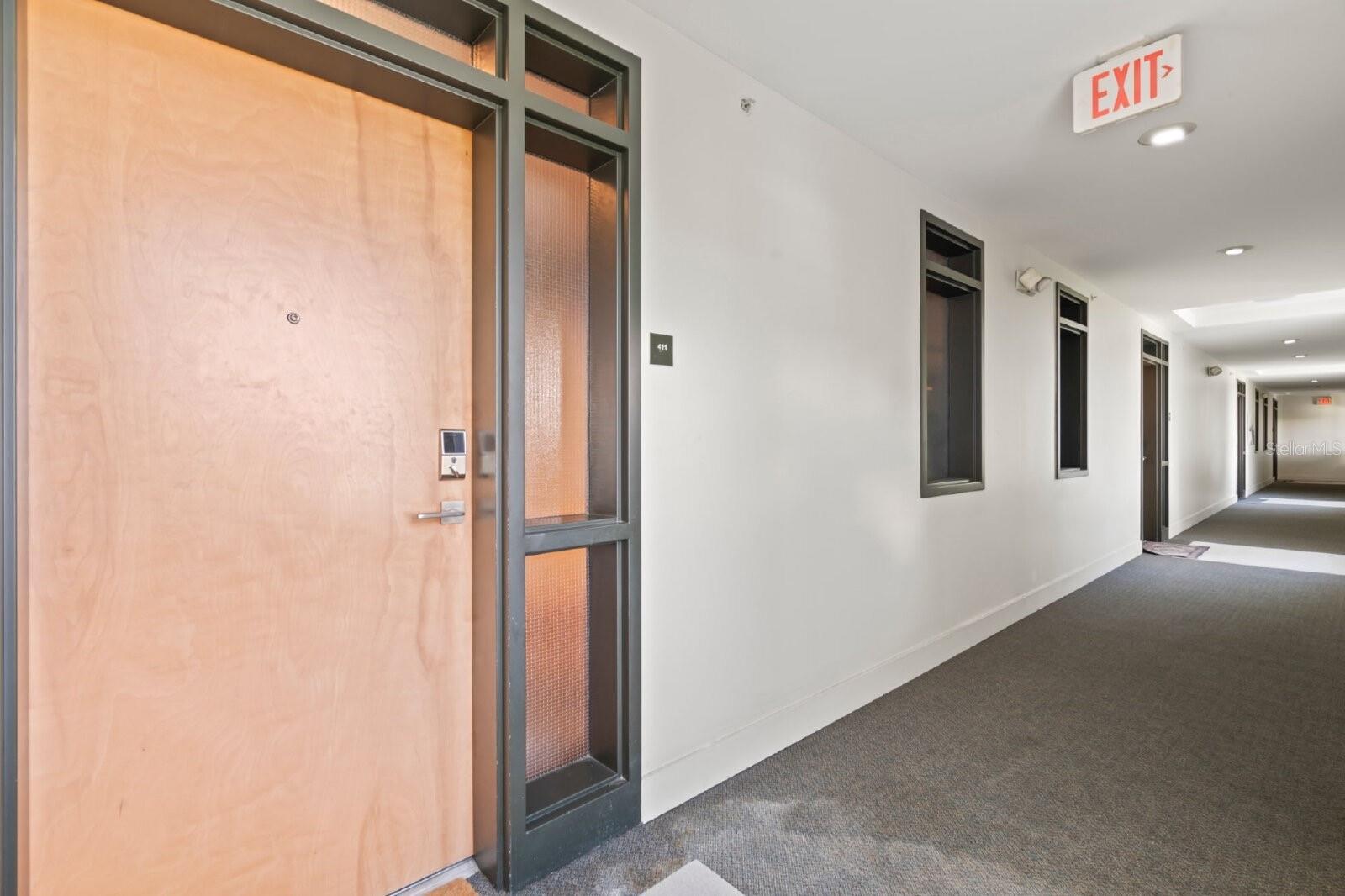 Image 4 of 26 For 1501 Doyle Carlton Drive 411