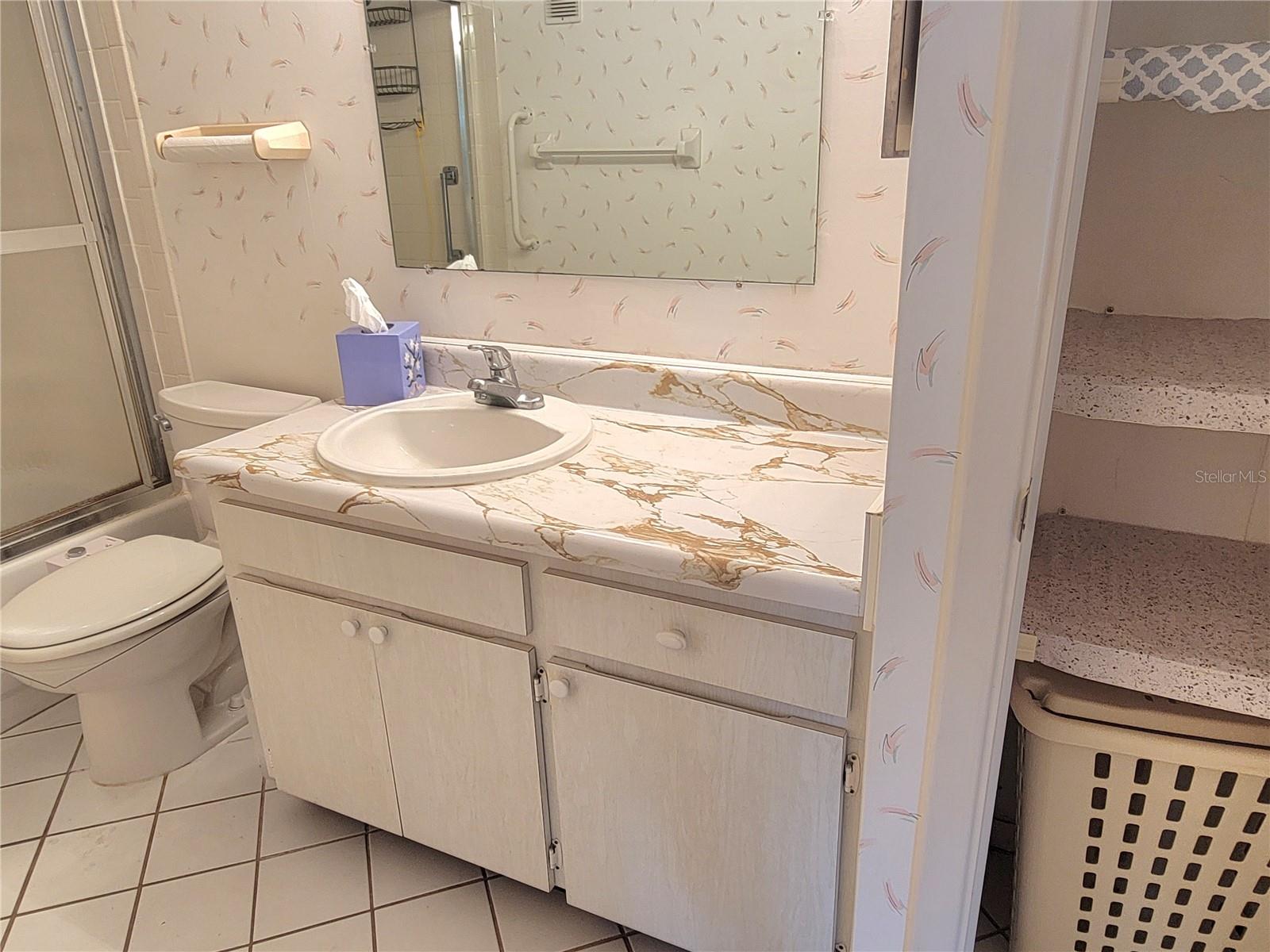 Listing photo id 15 for 946 Virginia Street 304